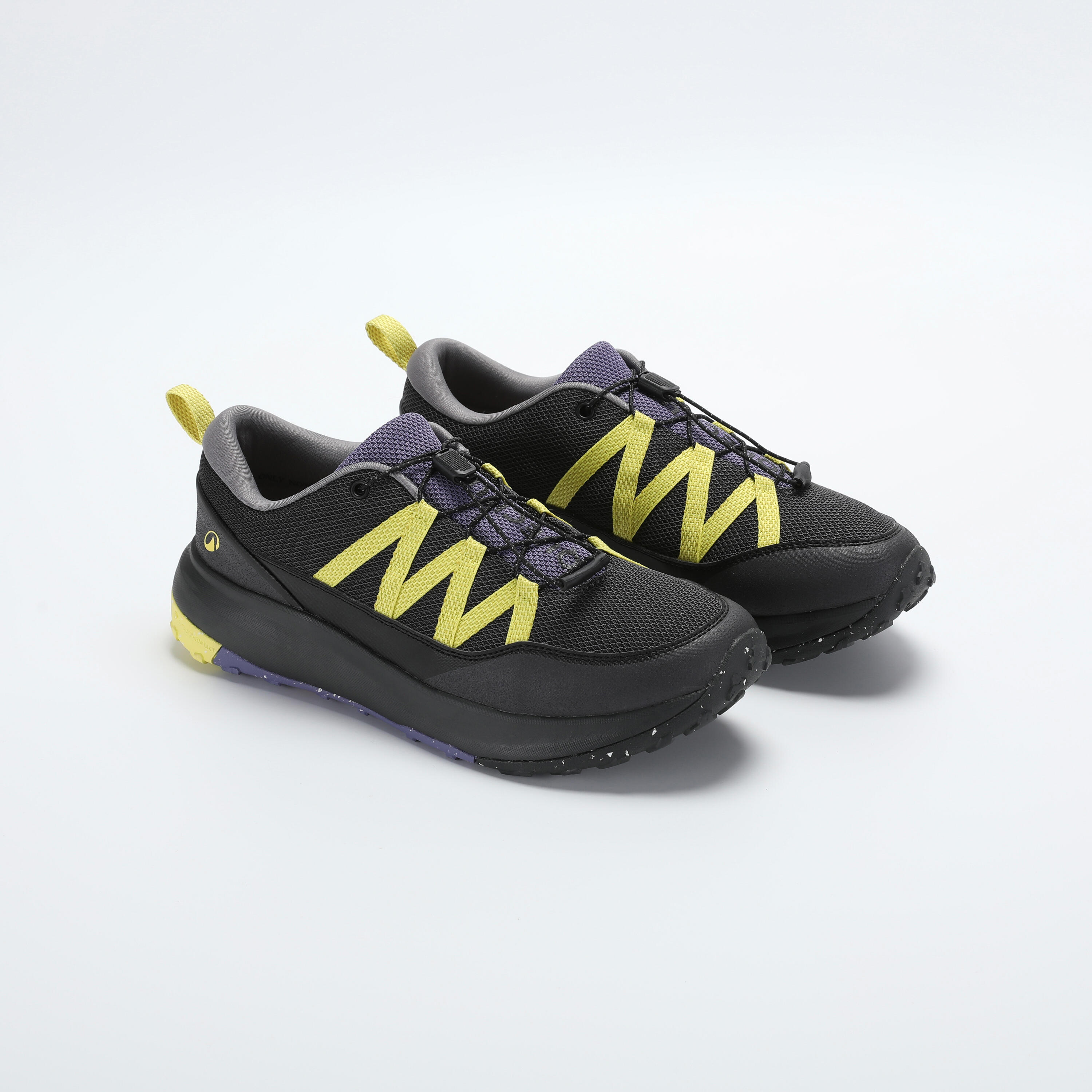 Sepatu Hiking Pria NH500 Easy Low-rise - Hitam/Kuning tampak depan