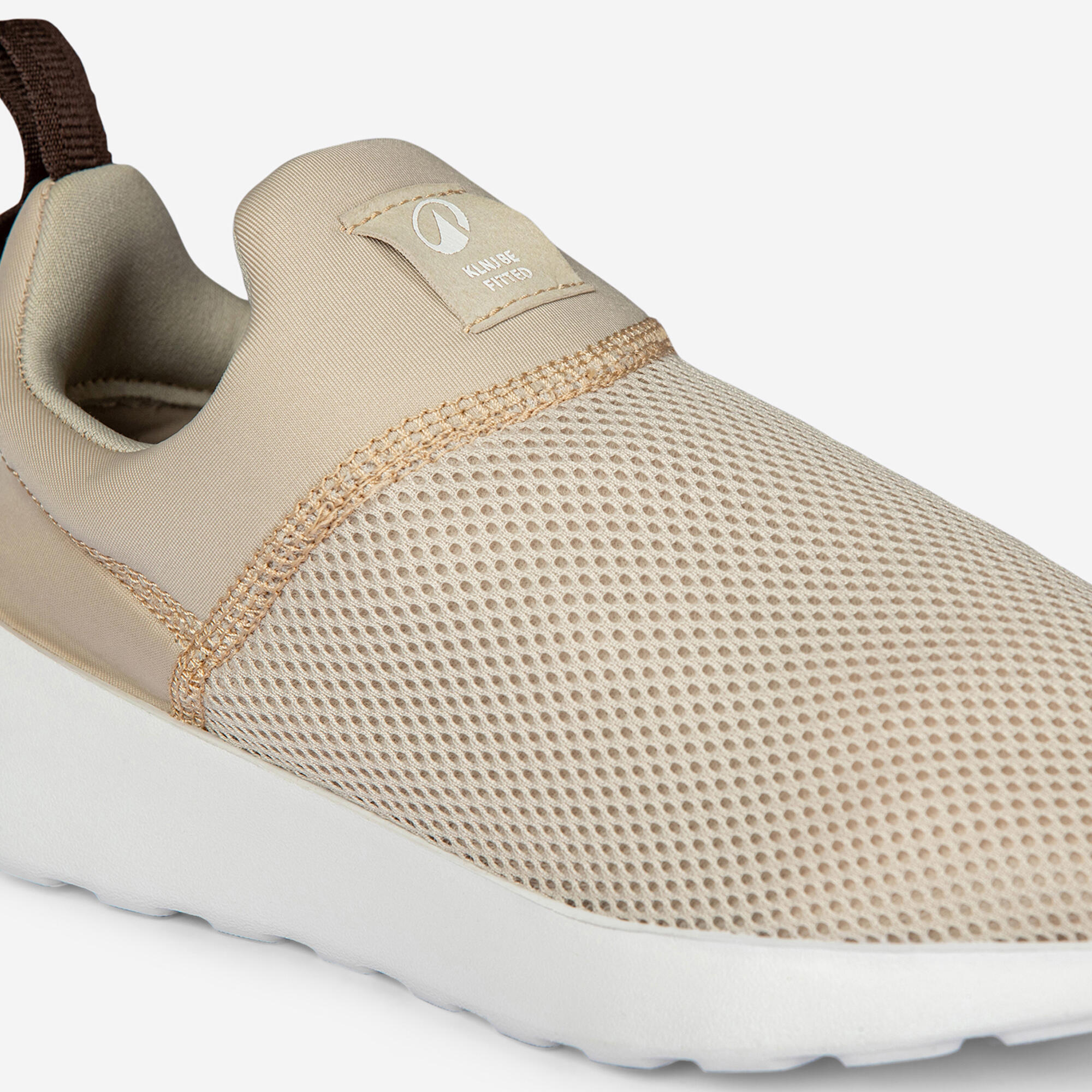 Be Fitted Men's Walking Sneaker