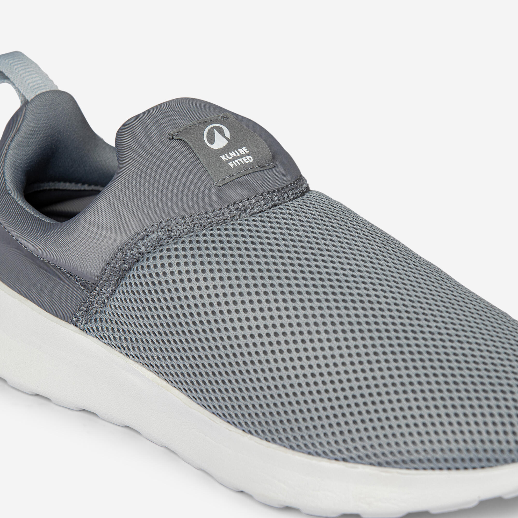 Be Fitted Men's Walking Sneaker