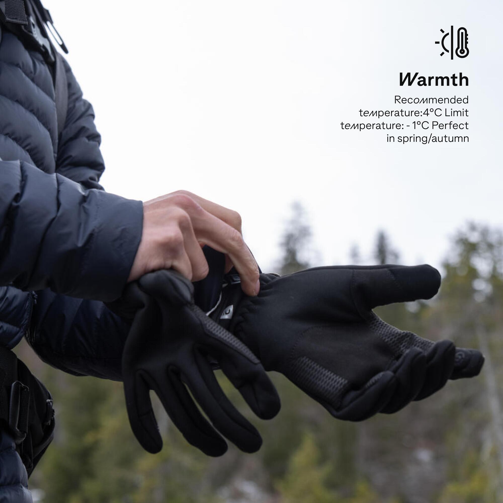 Adult’s warm and tactile trekking gloves, MT500 - Black