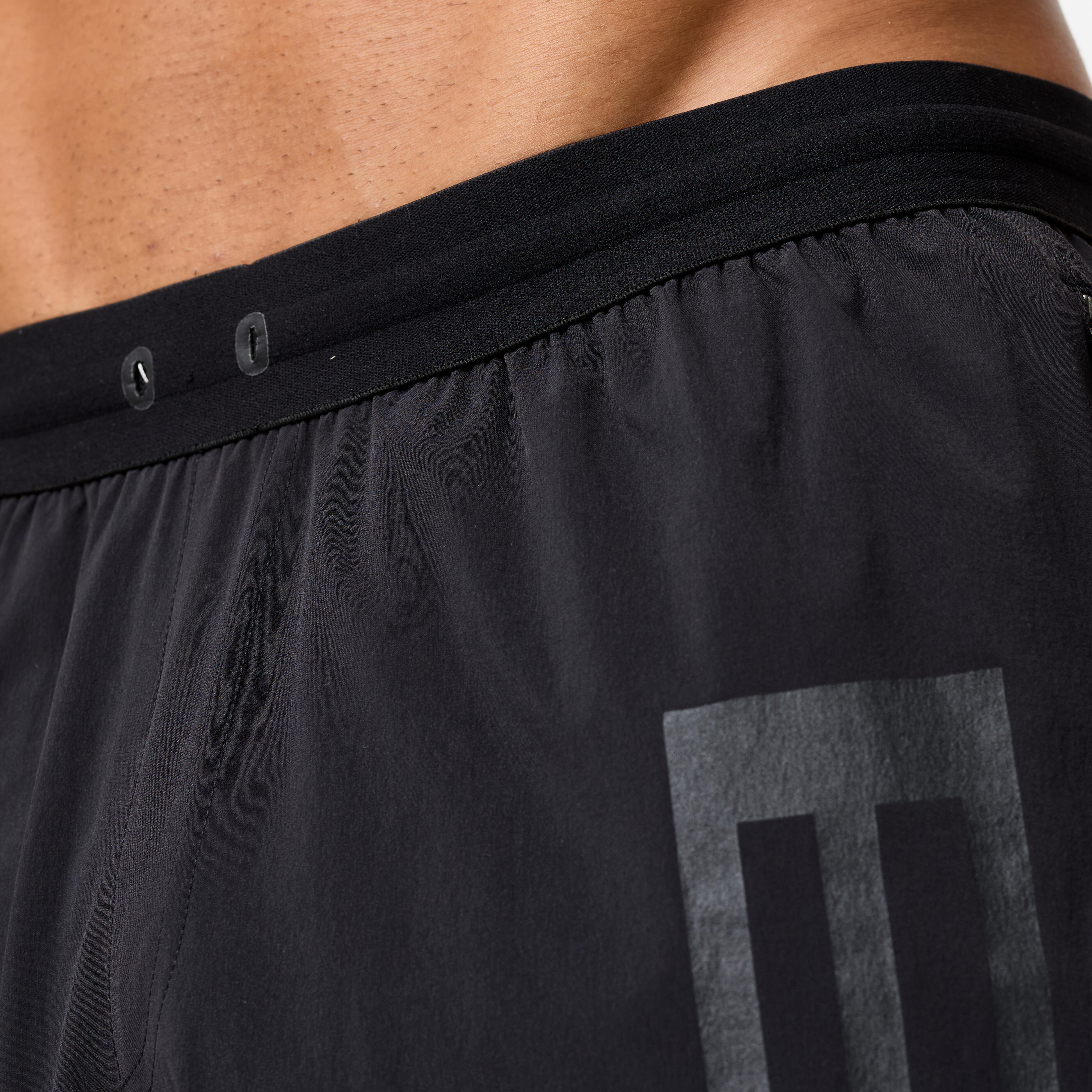 Short d’entraînement extensible homme - DOMYOS