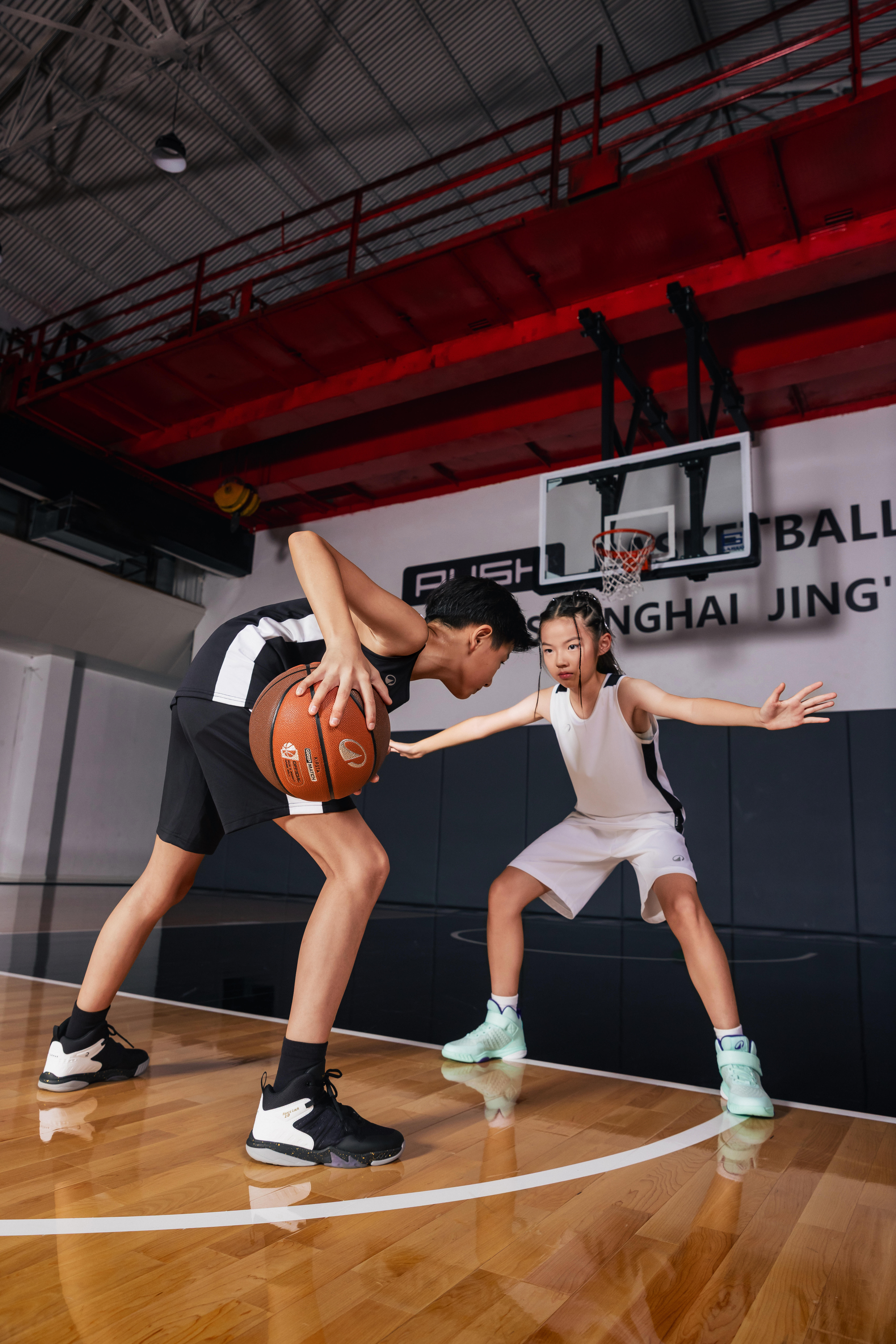 KIPSTA Detské basketbalové tielko Tank 100 biele 14-15 r (161-172 cm) · záber 4