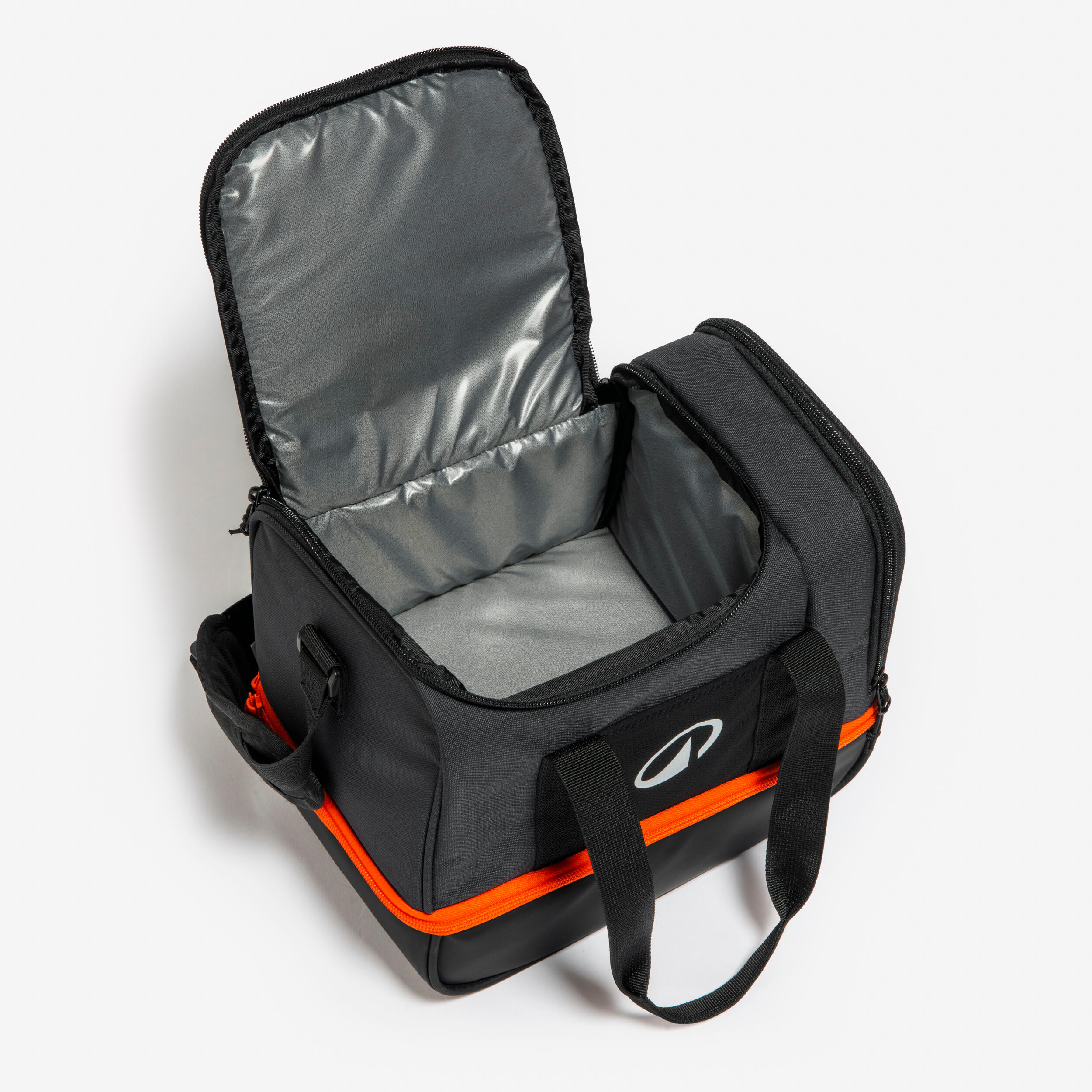 Sac de pétanque semi-rigide isotherme pour 6 boules et des accessoires 4/8