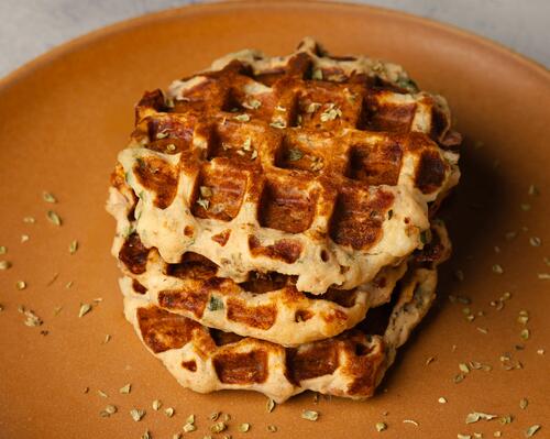 Gaufre protéinée au thon et à la feta