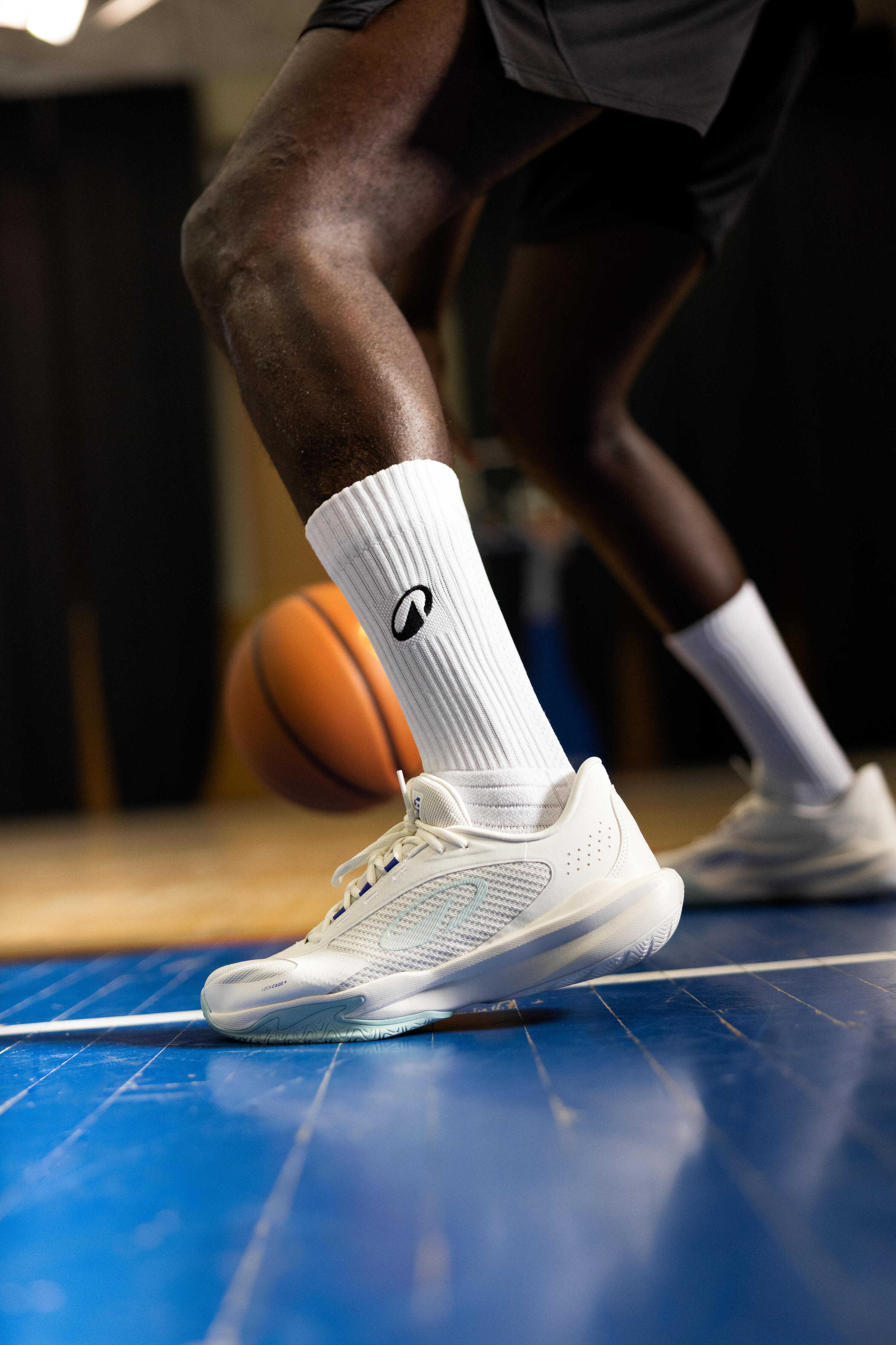 Niedrige, griffige Basketballschuhe für Männer und Frauen, Fast 500 weiss 11/11