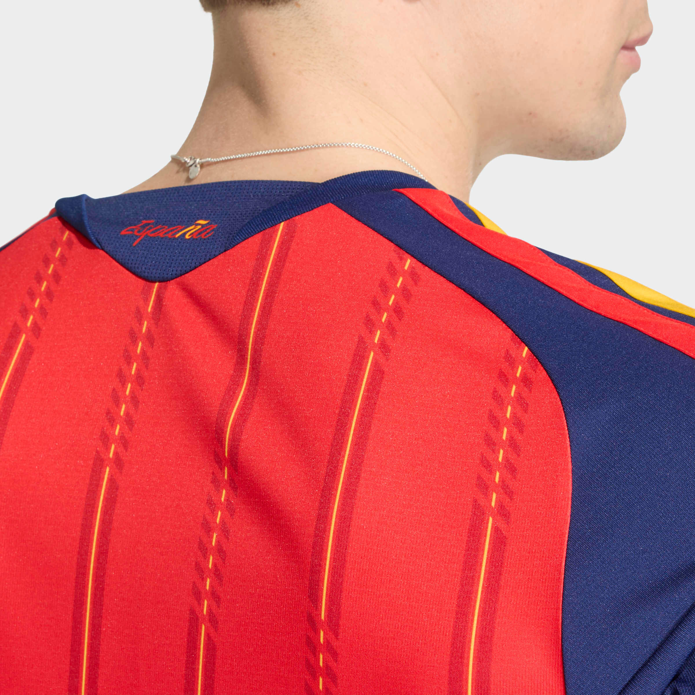 Spanien Heimtrikot 26 Replica Erwachsene 8/11