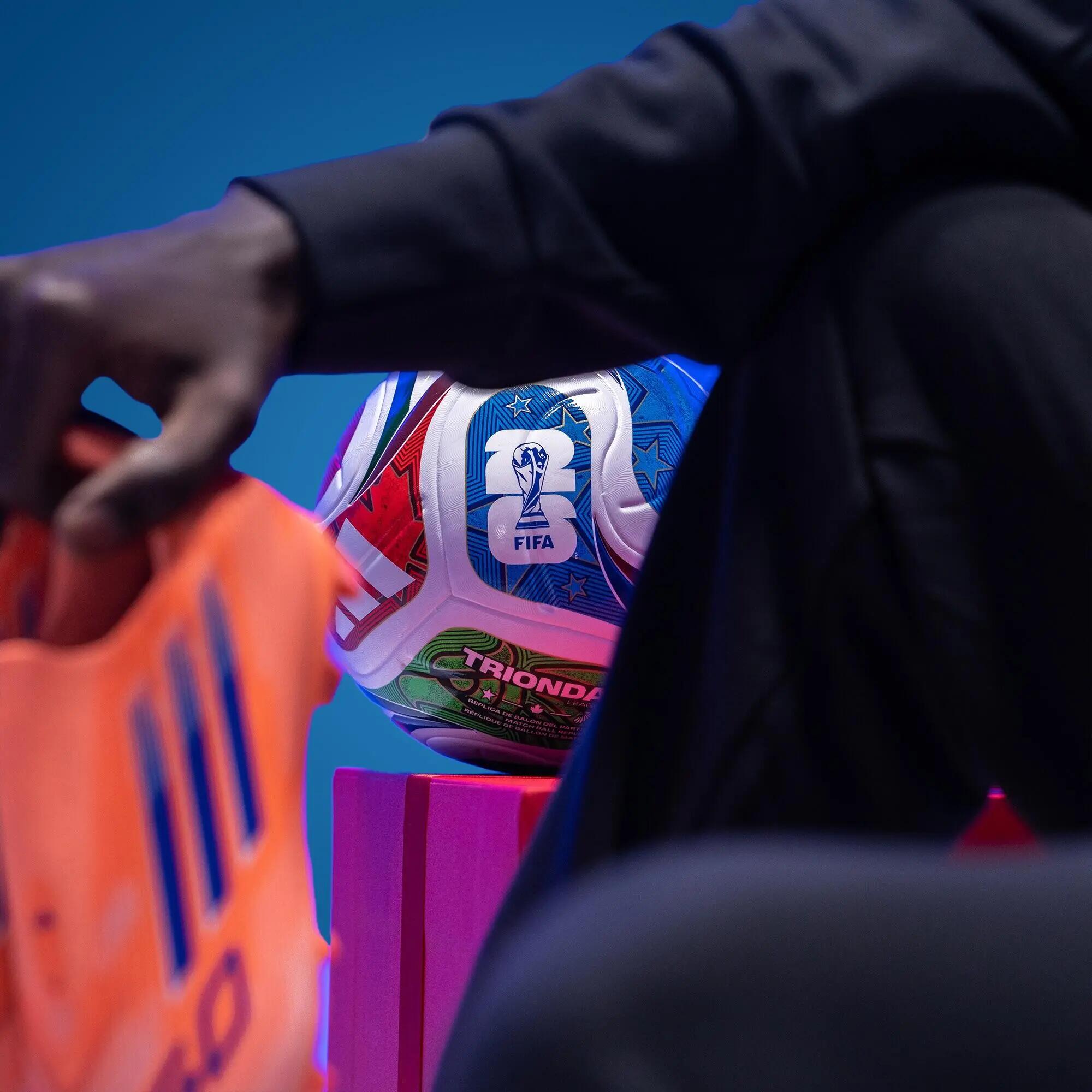 PELOTA MUNDIAL 2026 ADIDAS TRIONDA OFICIAL TALLA 5 + CAJA DE REGALO 7/10