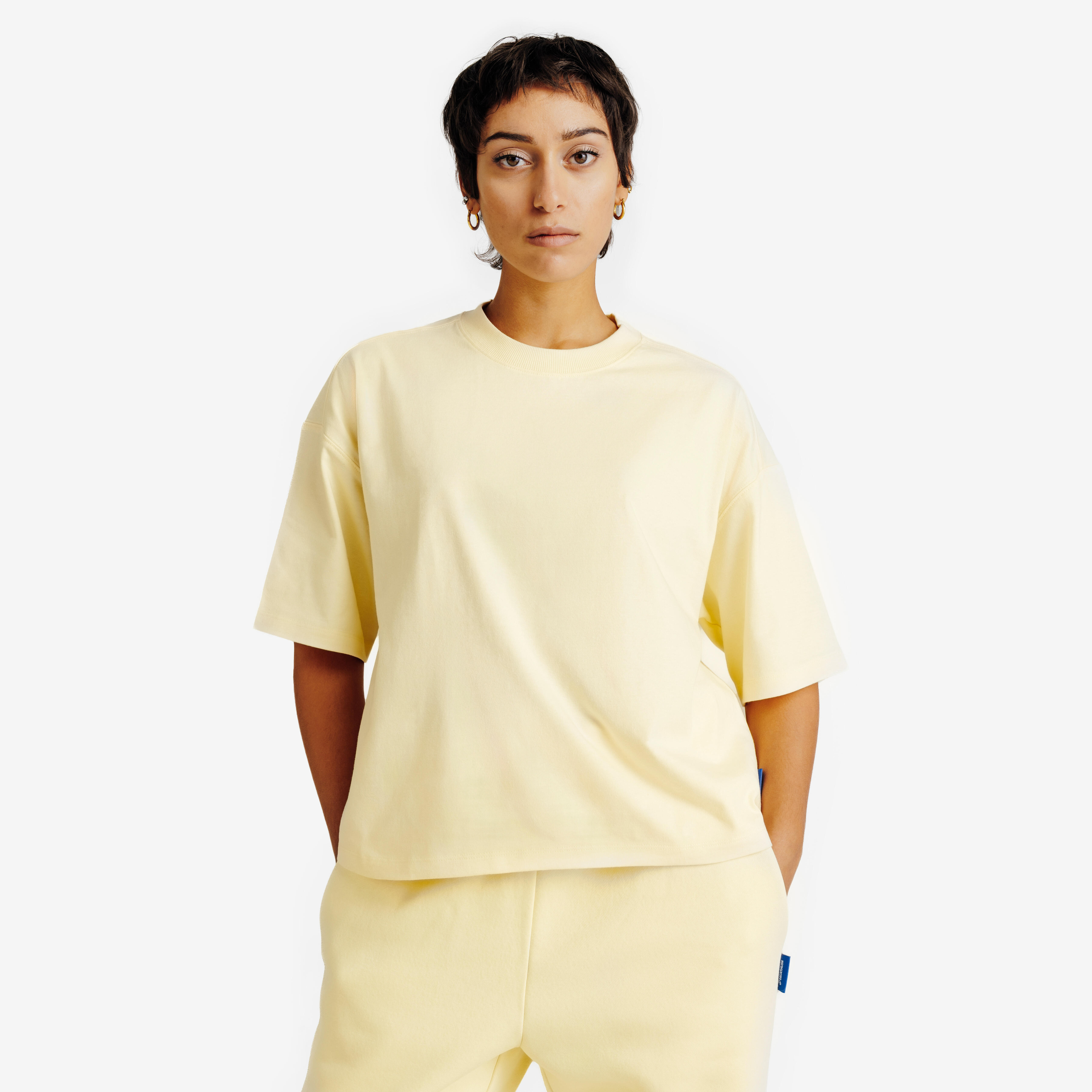 Women's oversized crop t-shirt, pastel yellow
