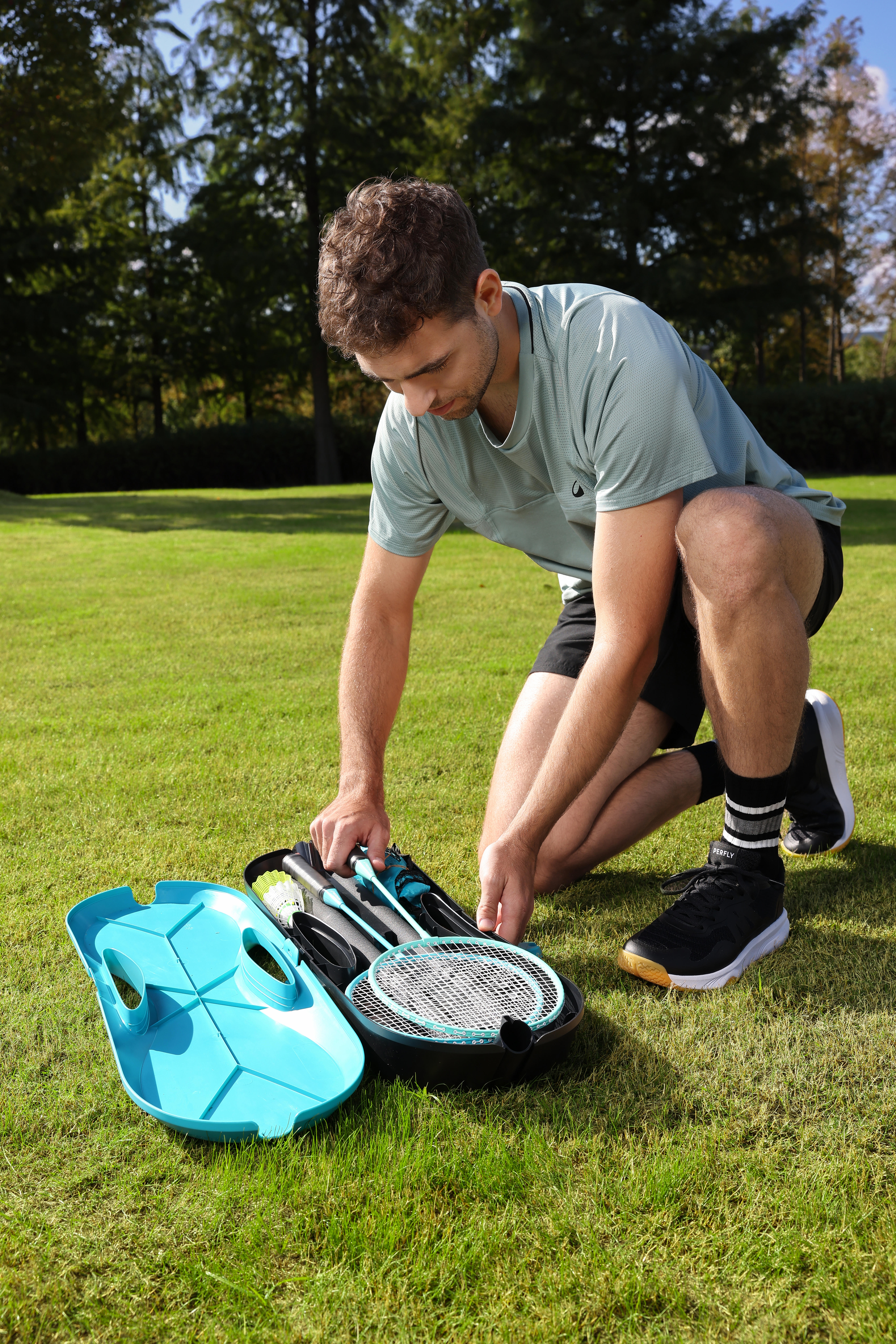 Badminton Set with 2 Rackets, 2 Shuttles and 1 Net - DECATHLON
