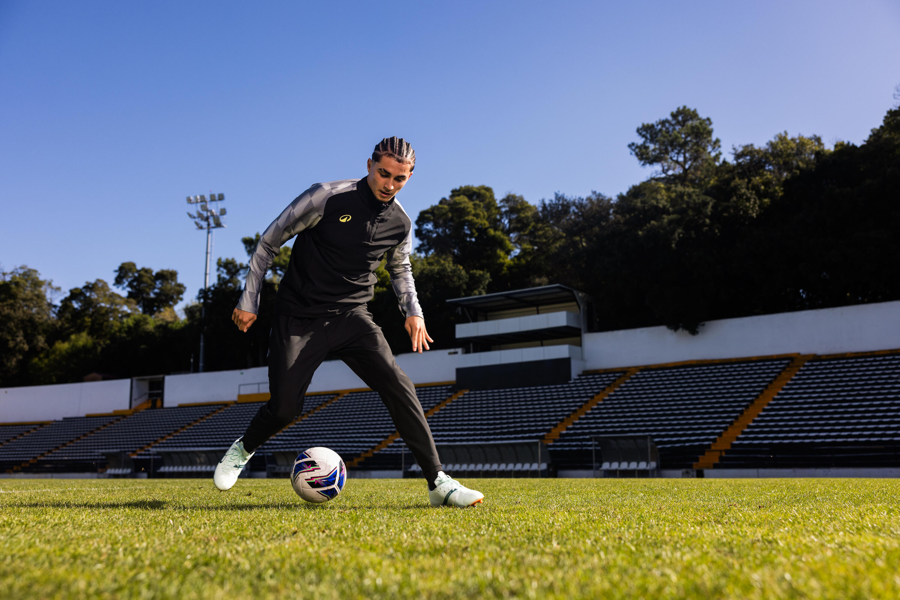 Pantalón de futbol de entrenamiento negro con gris para adulto Viralto Dop 30/30