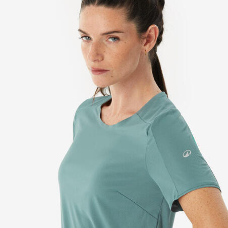 Футболка жіноча MH500 для туризму зелена