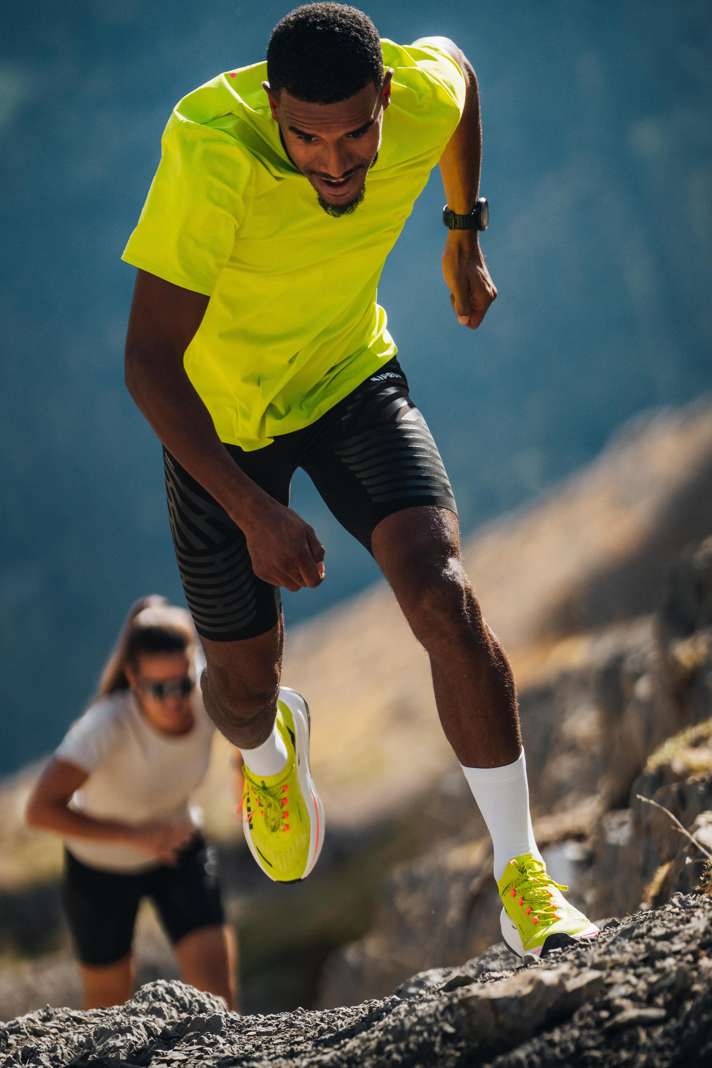 T-shirt de running longue distance homme - kiprun run 900 ultra vert et rose 10/15