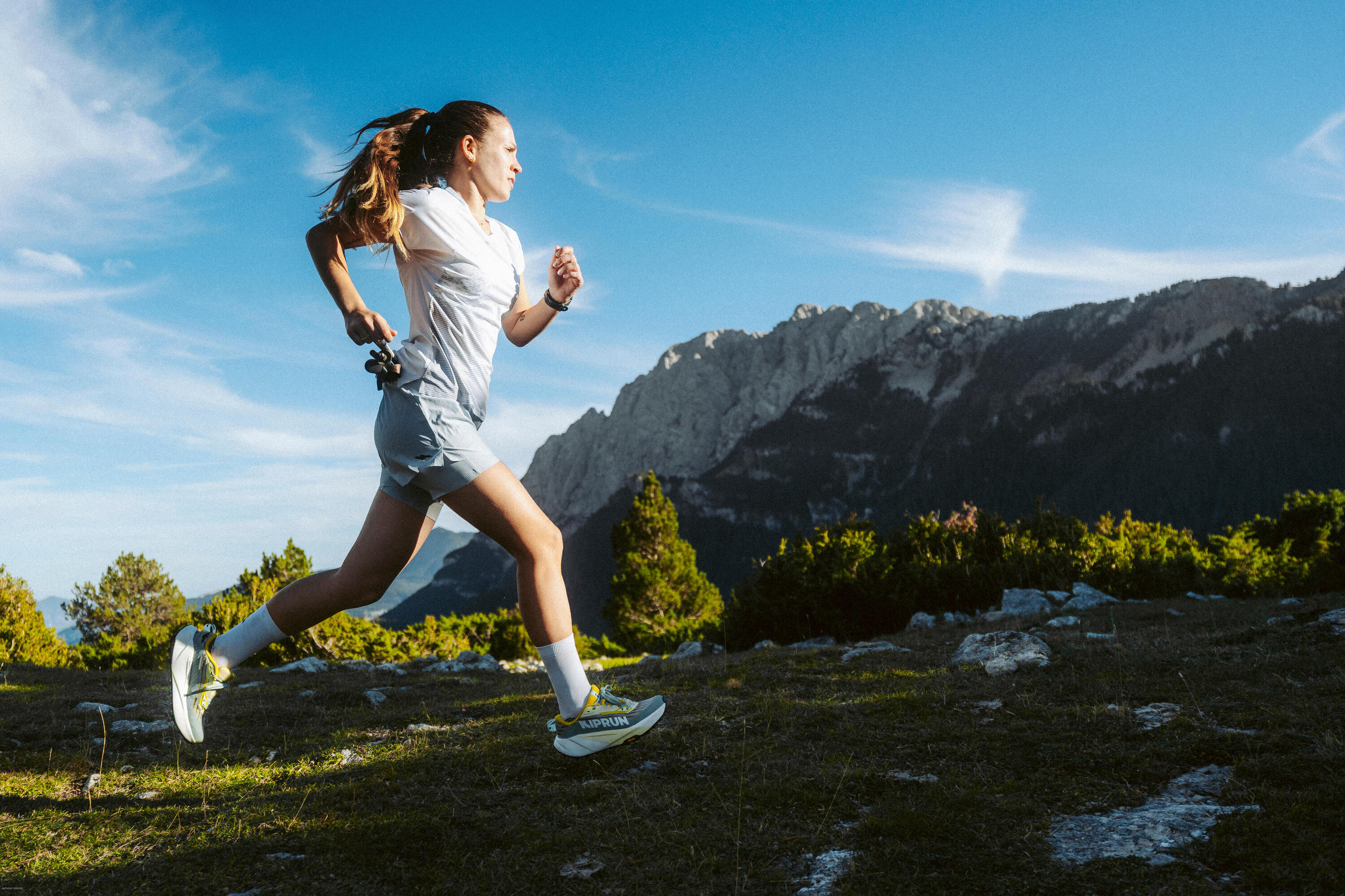 Chaussures de trail running femme, Kiprun Kipsummit Max, violet 18/21