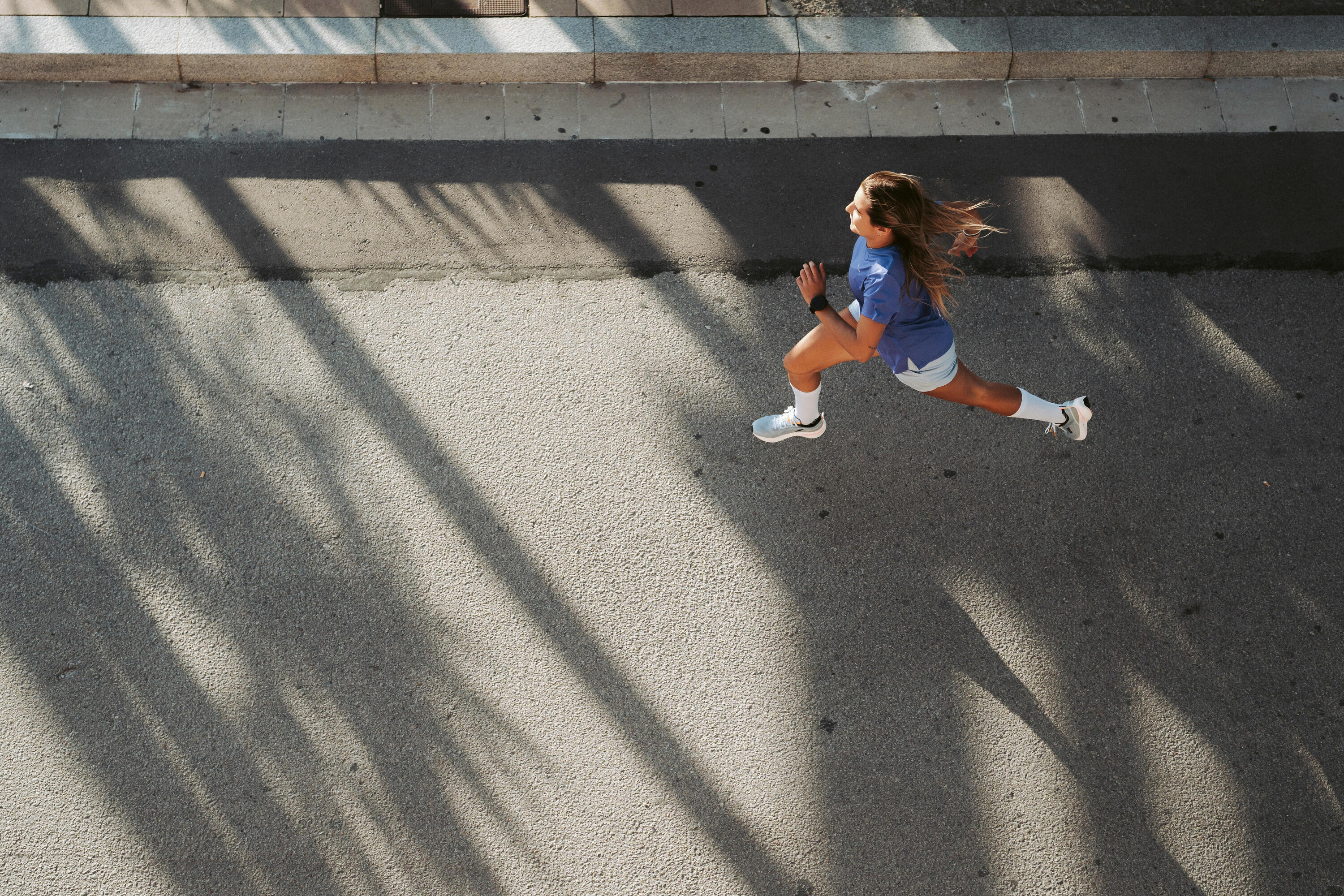 Short de course respirant femme, Run 500 Dry 15/17