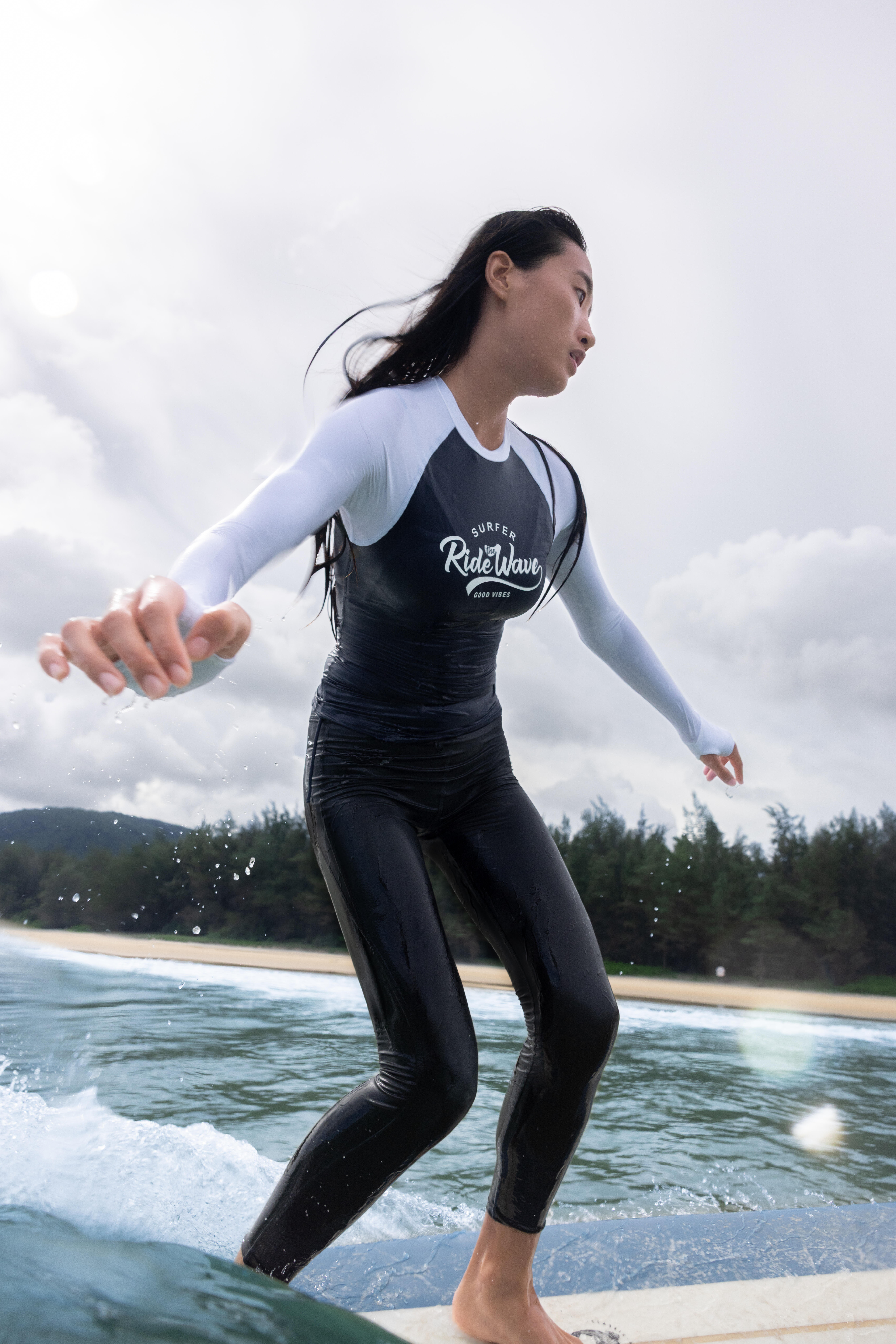 Surfing women's uv top slim fit (built-in pads) - cool feeling