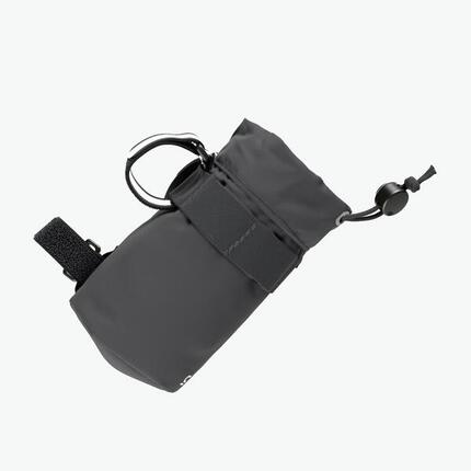 Tekstylny uchwyt na bidon na kierownicę