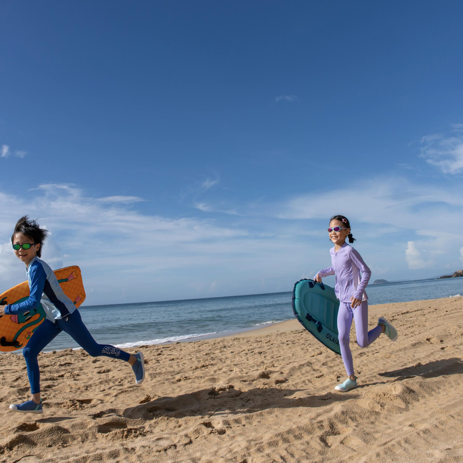 SUR CINTRE POUR SÉCHAGE COMBINAISON DE SURF
