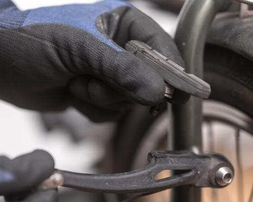 Changer les plaquettes de frein d'un vélo