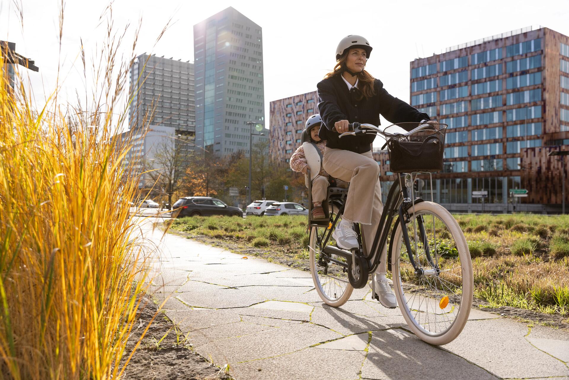 VÉLO DE VILLE ET VÉLO À ASSISTANCE ÉLECTRIQUE