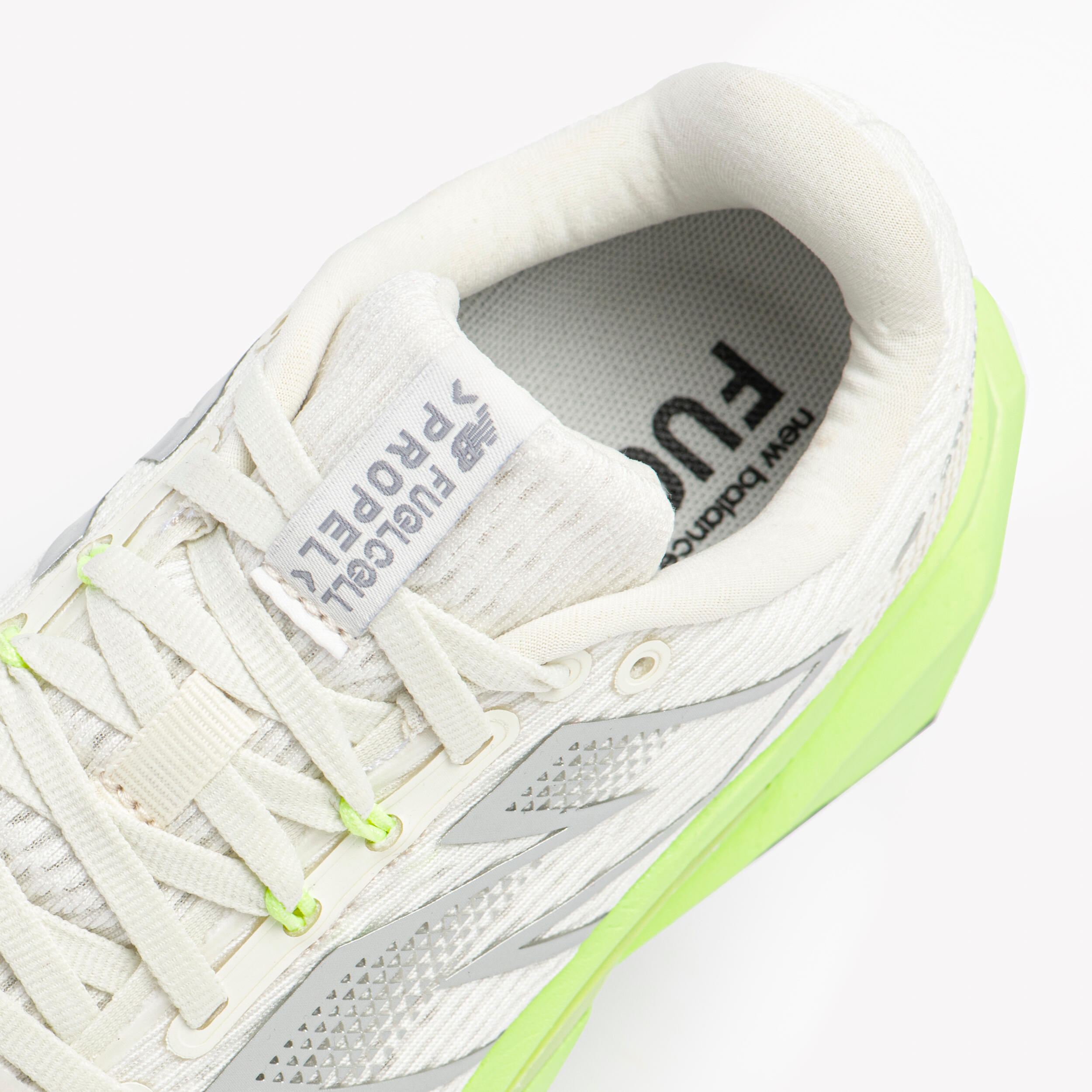 Chaussure de running Femme New Balance, Fuelcell Propel V5 blanc 5/6