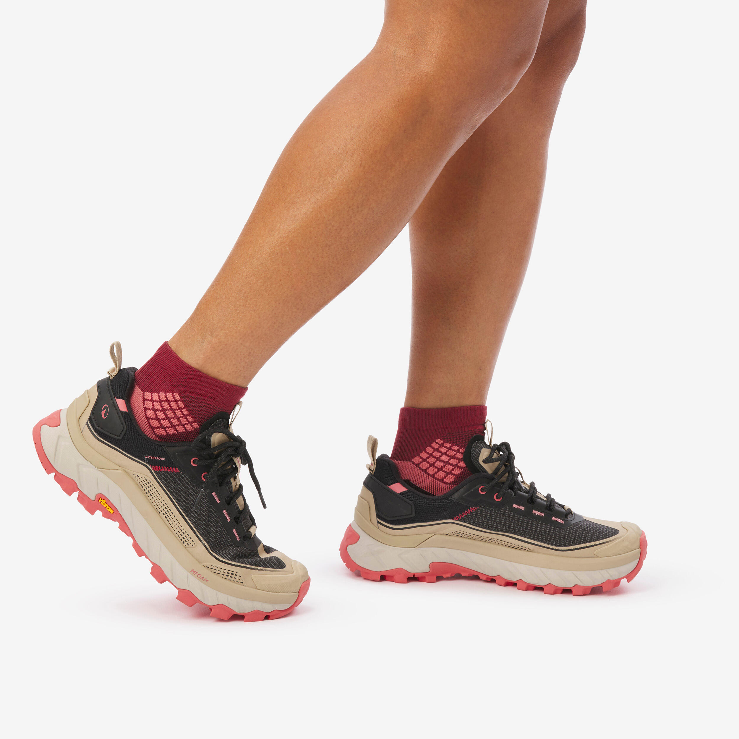 Chaussures de randonnée imperméables femme, MH 900 9/14