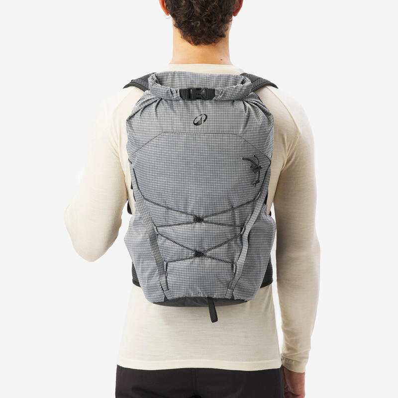 Rucsac Drumeție la Munte MH500 LIGHT 22L Gri