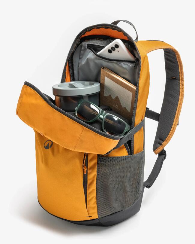 backpack pockets