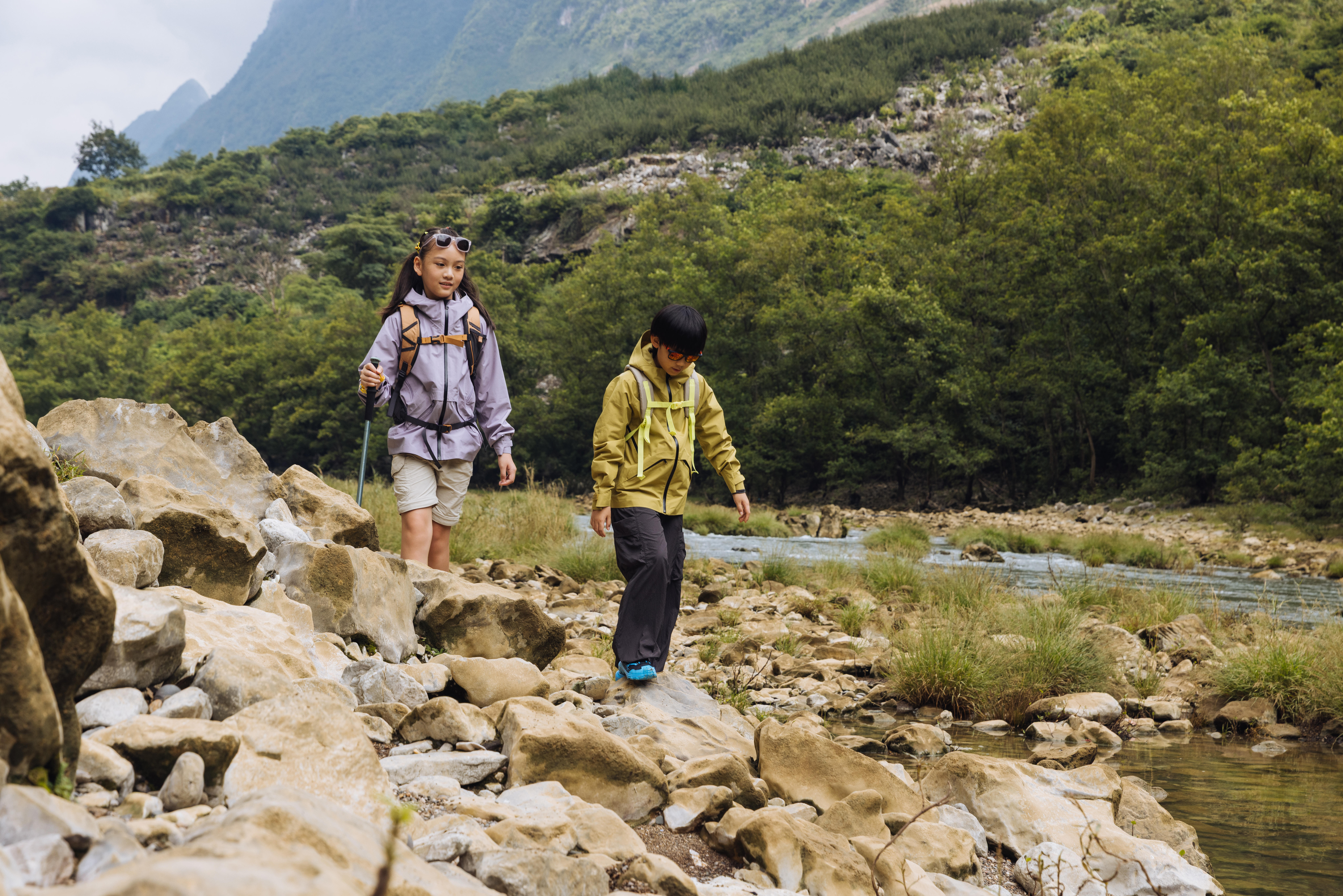 Kids’ Waterproof Hiking Boots, sizes 2.5-5, CROSSROCK LOW WTP - QUECHUA