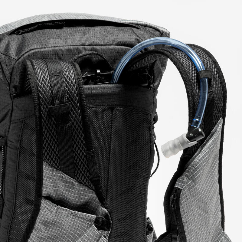 Rucsac Drumeție la Munte MH500 LIGHT 22L Gri