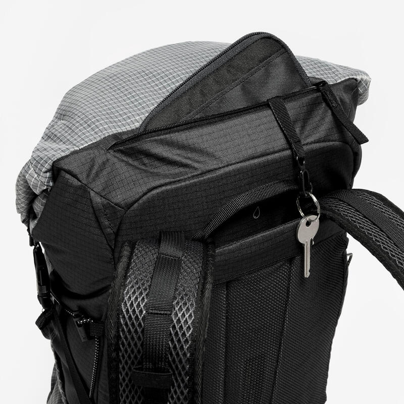 Rucsac Drumeție la Munte MH500 LIGHT 22L Gri