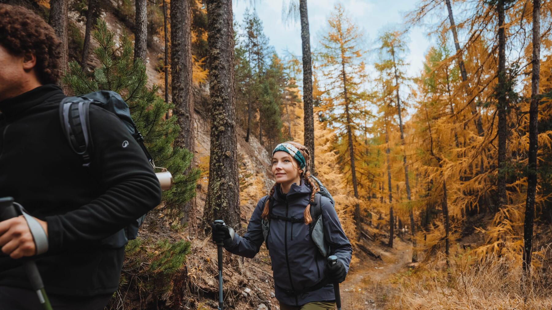 couple taking a break during a hike
