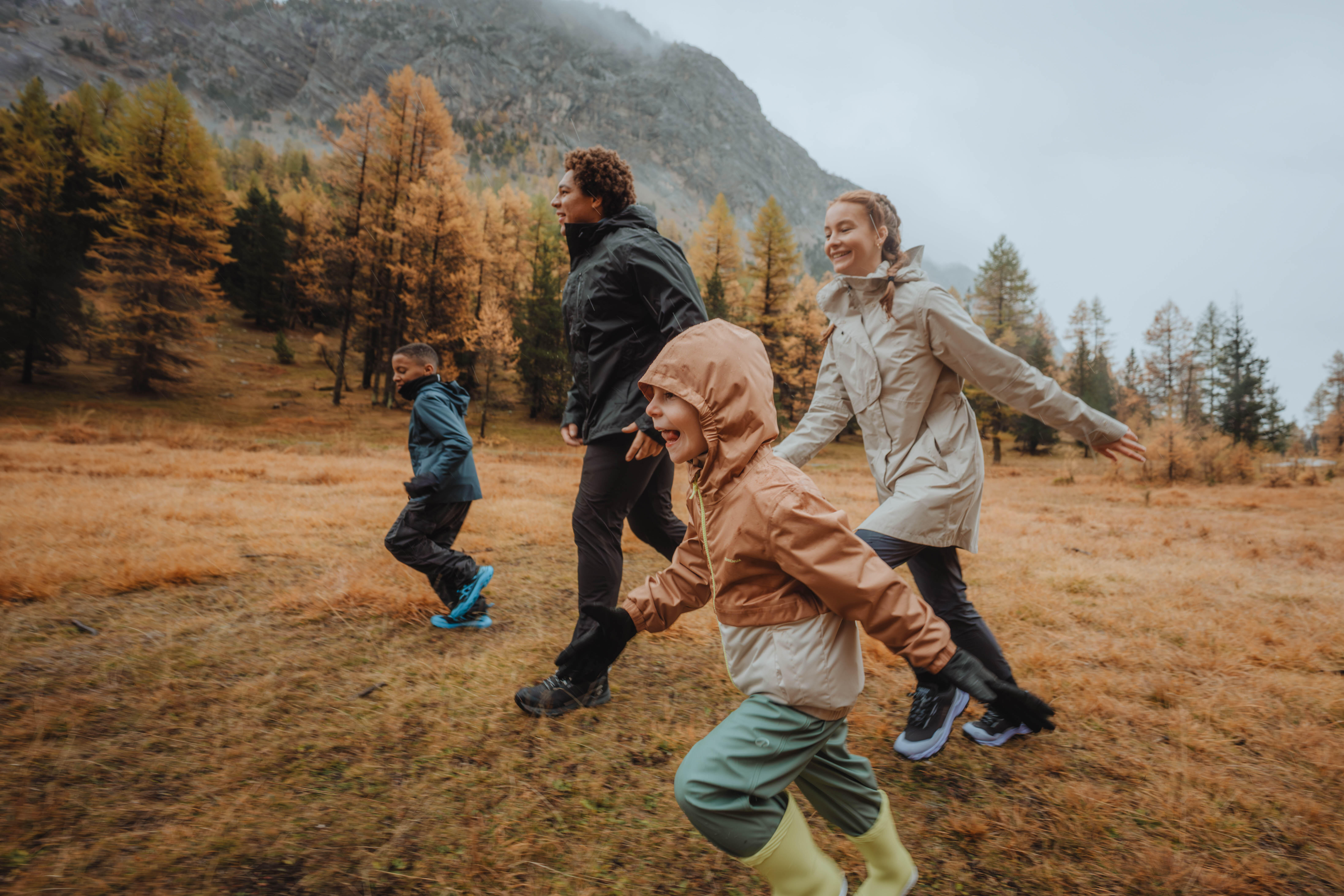 Kids’ Waterproof Hiking Boots, sizes 2.5-5, CROSSROCK MID - QUECHUA