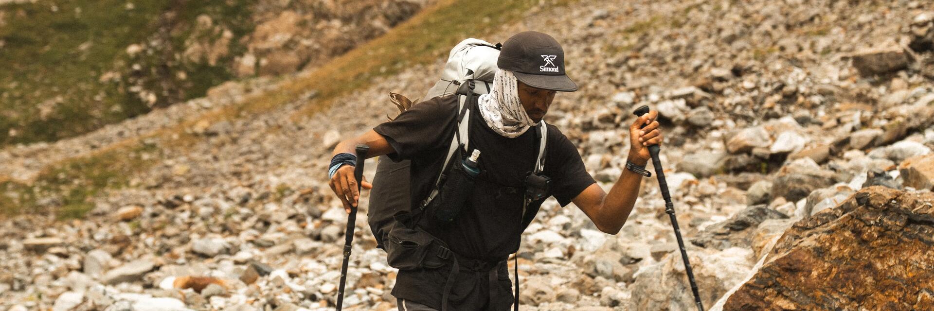 Verwende und stelle deine Wanderstöcke richtig ein, um sorgenfrei zu wandern