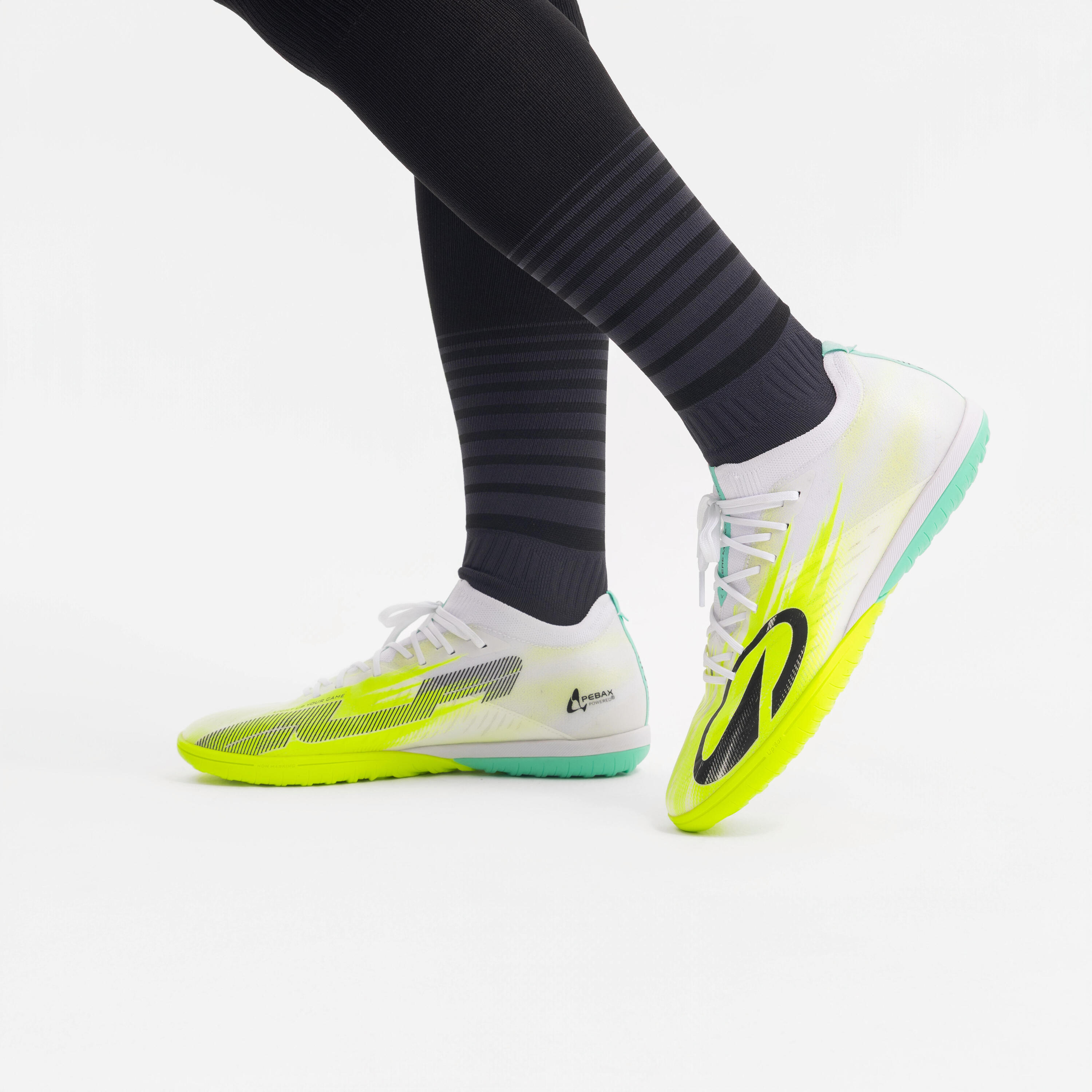 Tenis de futbol blanco con amarillo CLR TF Low Red Storm 7/14