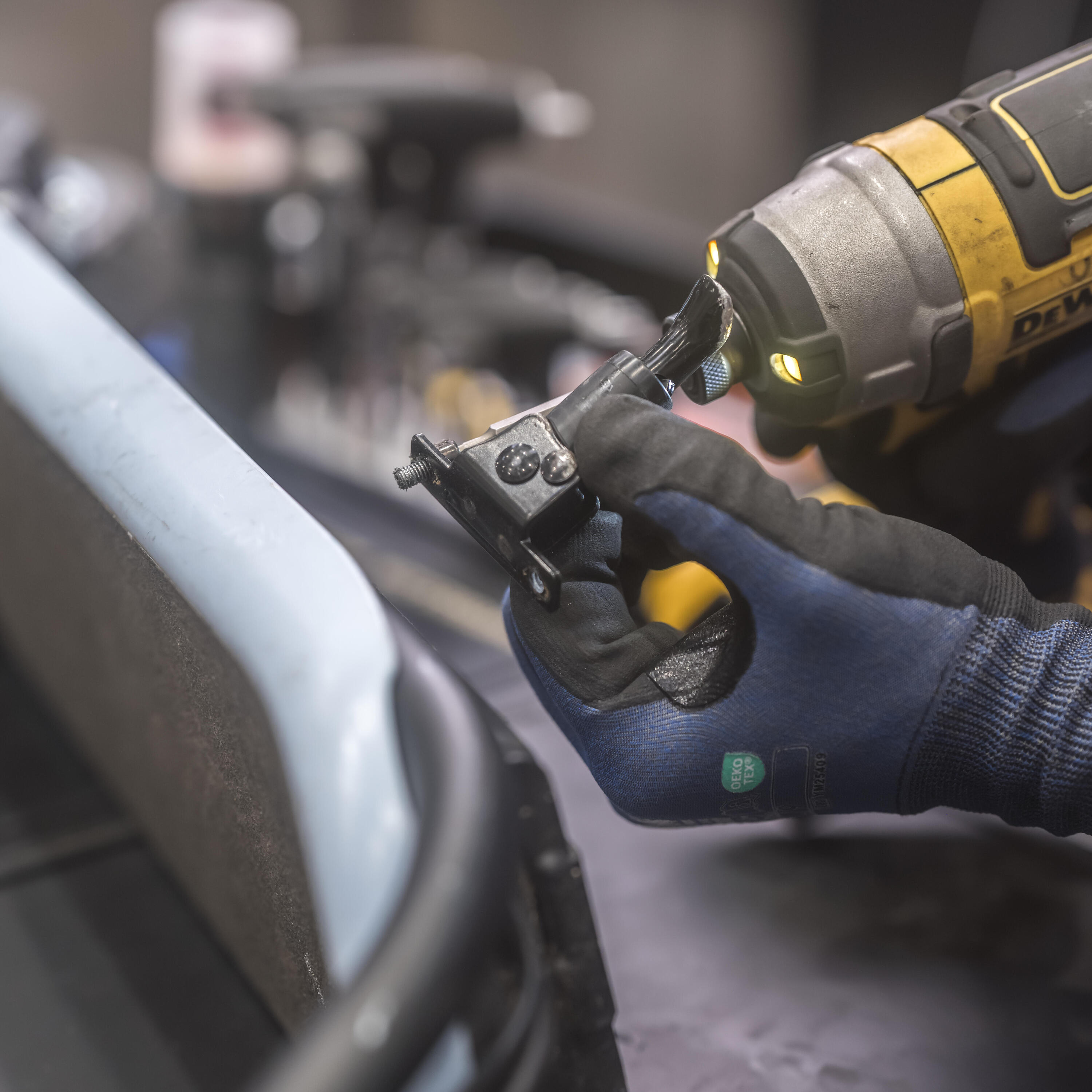 WORKSHOP Sostituzione cavalletto monopattino