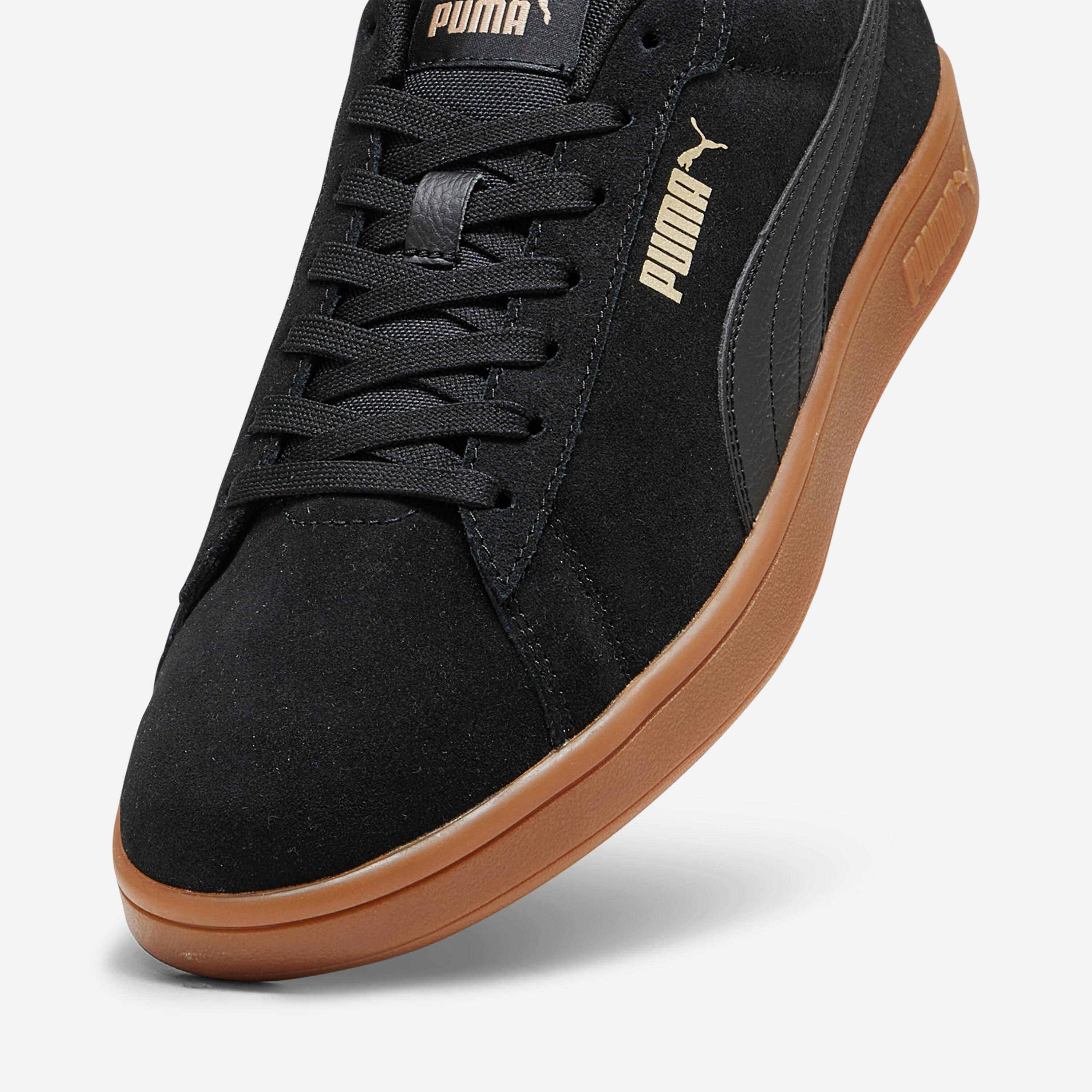 Stylische Herren-Sneaker: Puma Smash aus Wildleder, schwarz 3/8