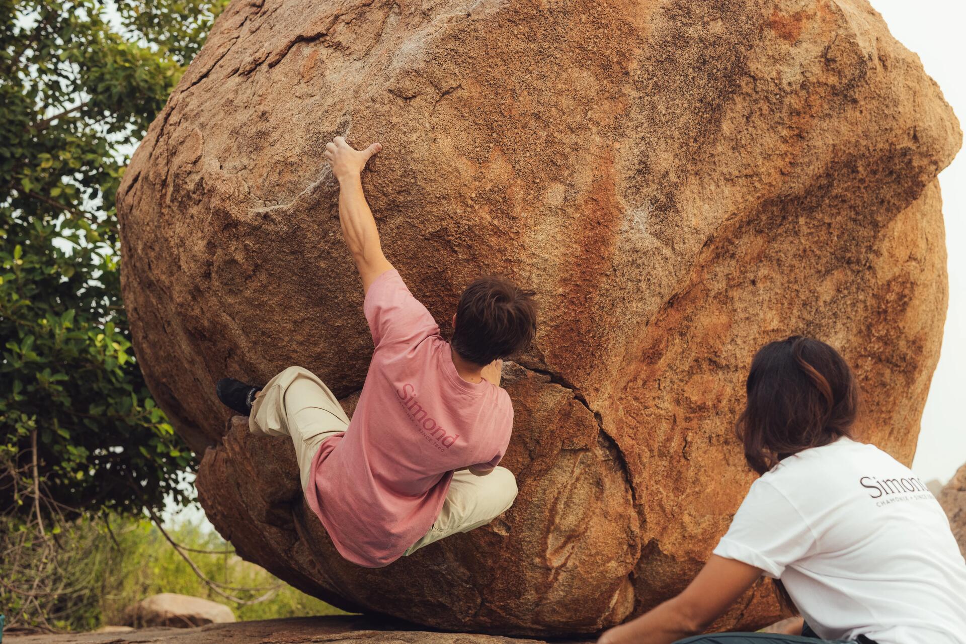 De ce echipament ai nevoie pentru escalada practicată în exterior?