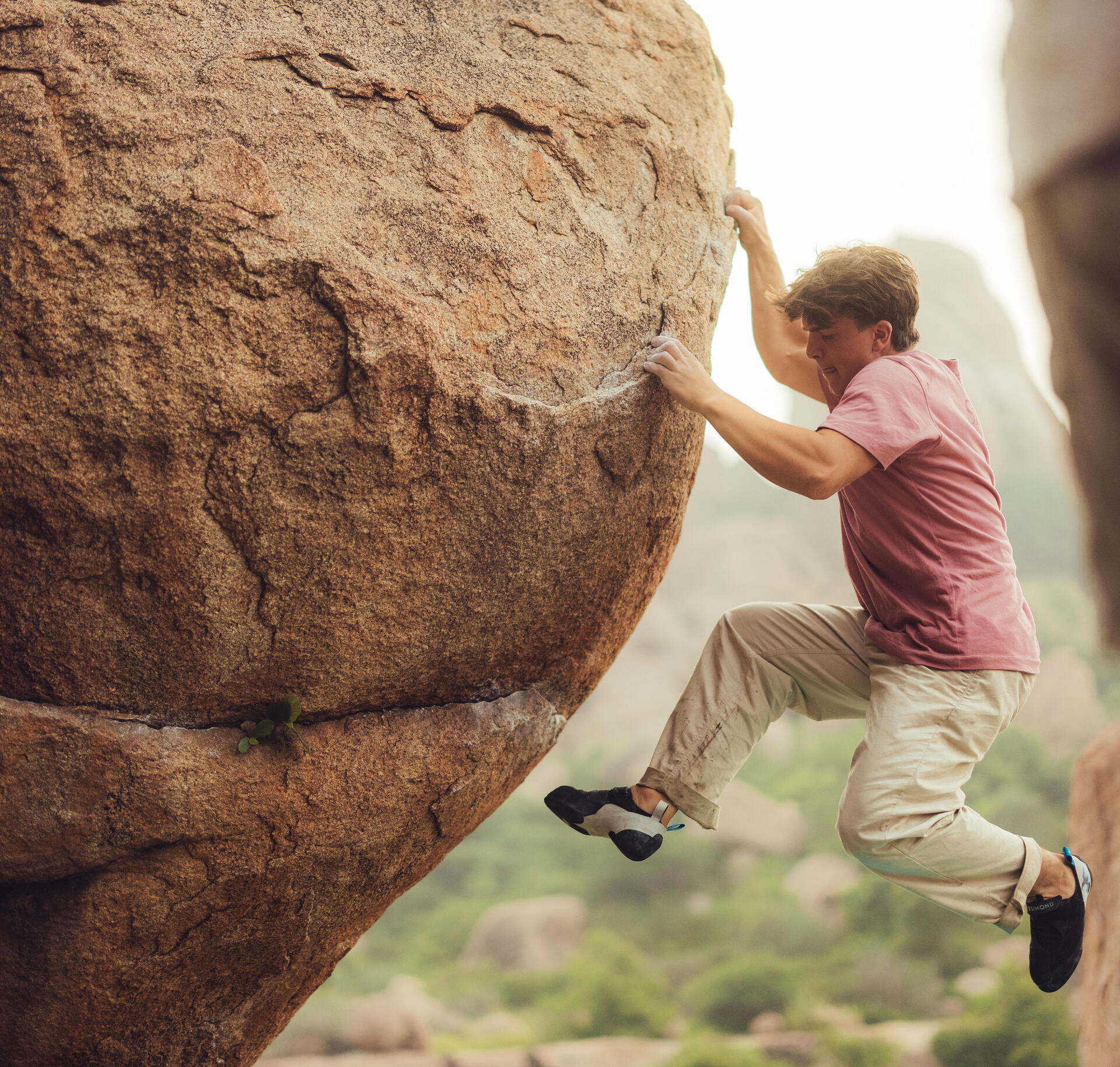 De ce echipament ai nevoie pentru escalada practicată în exterior?