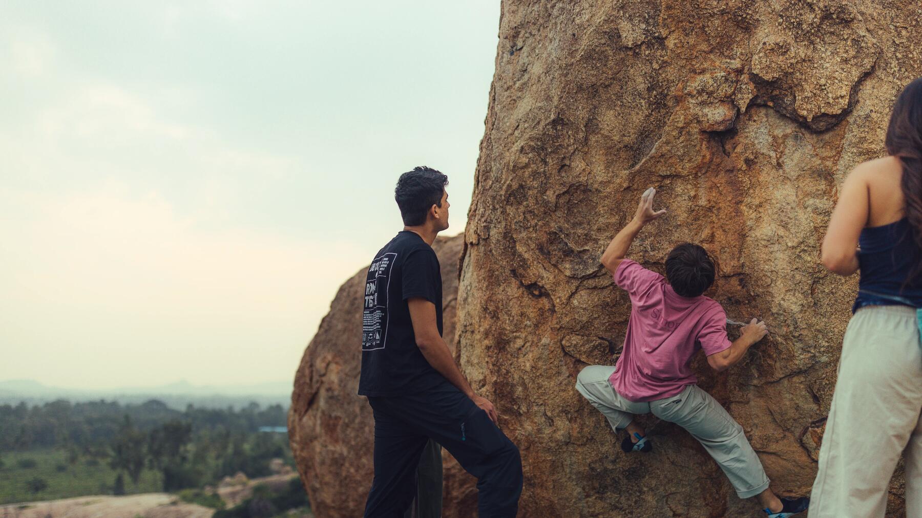 De ce echipament ai nevoie pentru escalada practicată în exterior?