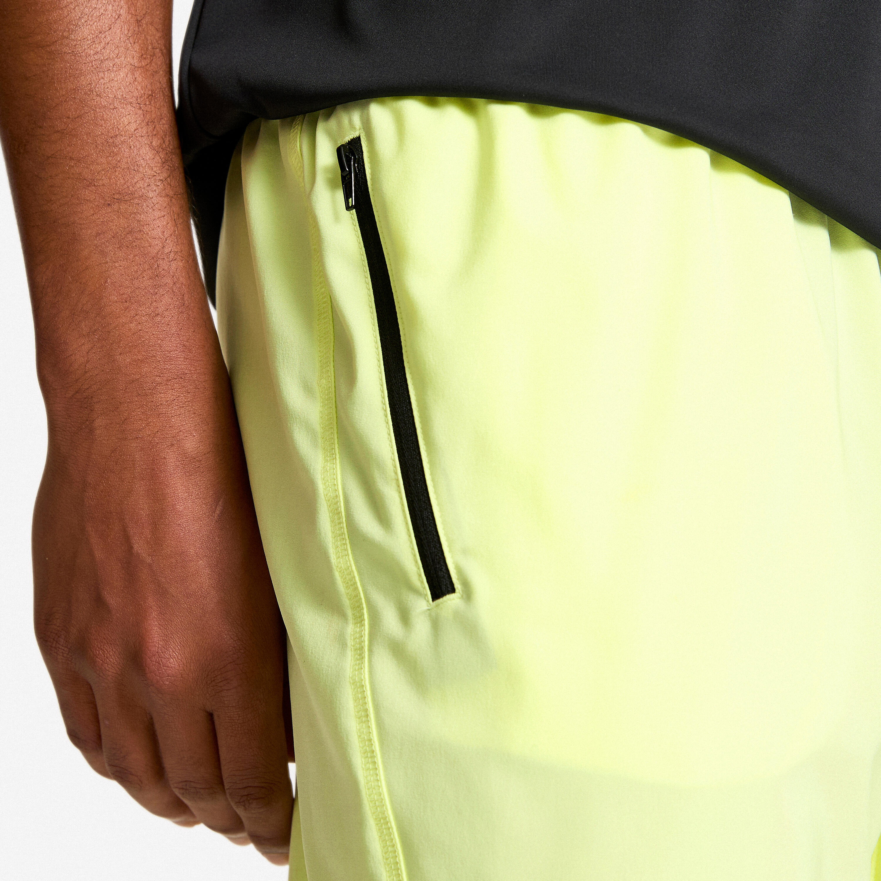 Short de sport respirant avec poches zippées homme - DOMYOS