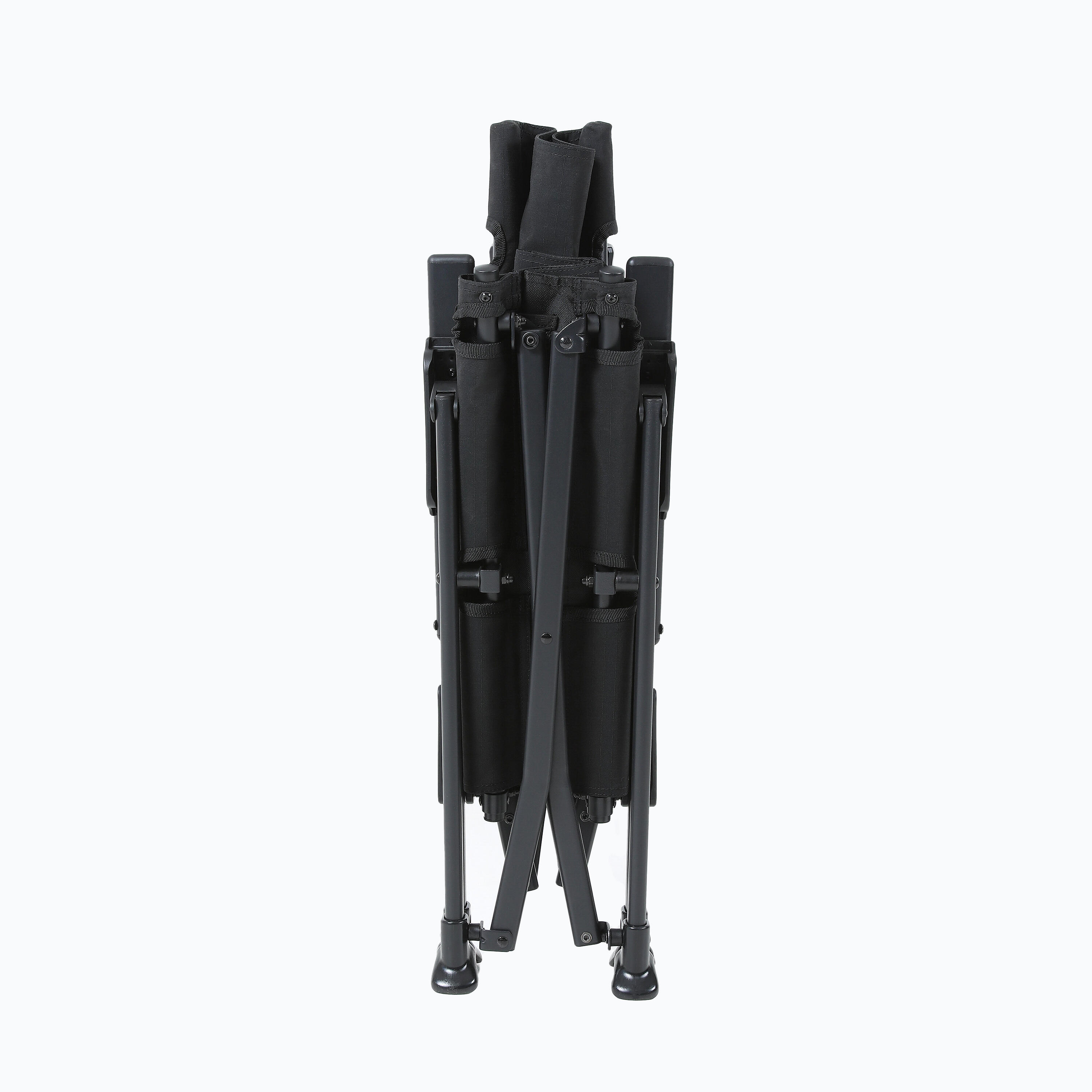COMPACT RECLINING ARMCHAIR BLACK-Balancing comfort and storage size