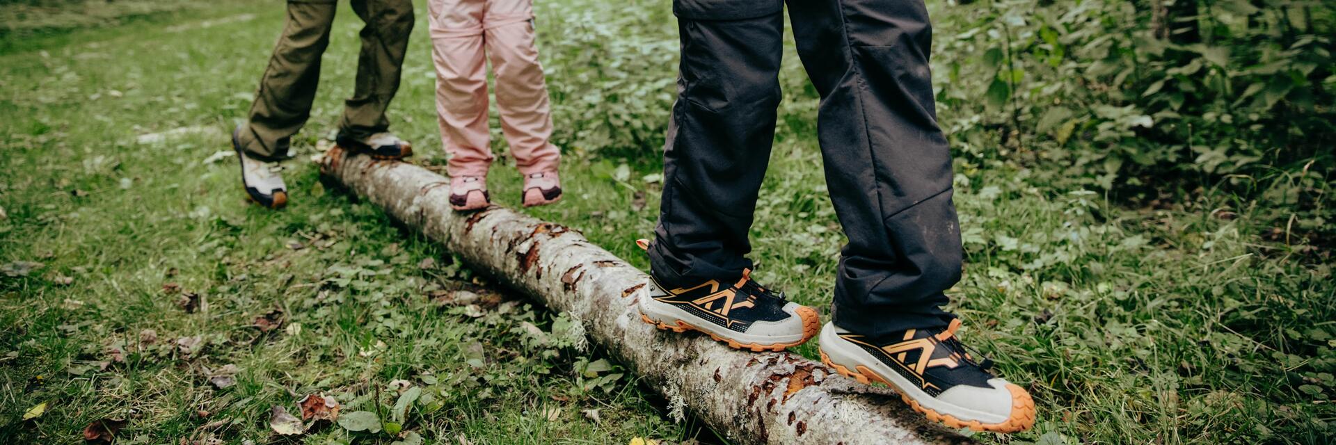 How to choose junior hiking footwear? 