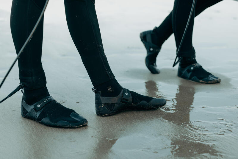 Comment choisir ses accessoires néoprène surf chaussons gants cagoules