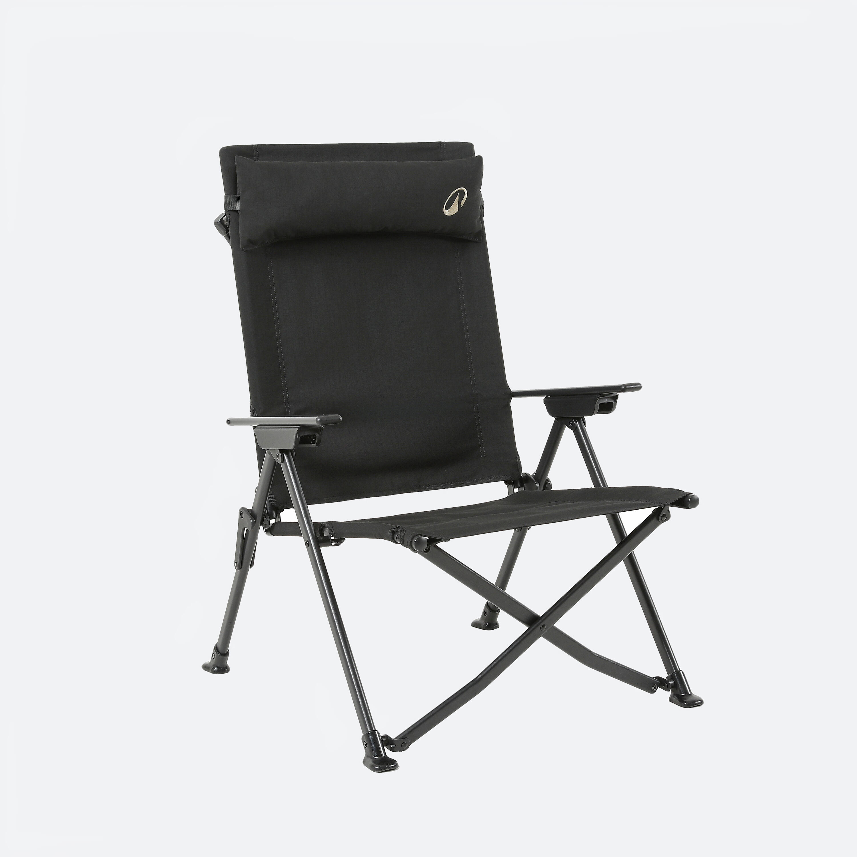 COMPACT RECLINING ARMCHAIR BLACK-Balancing comfort and storage size
