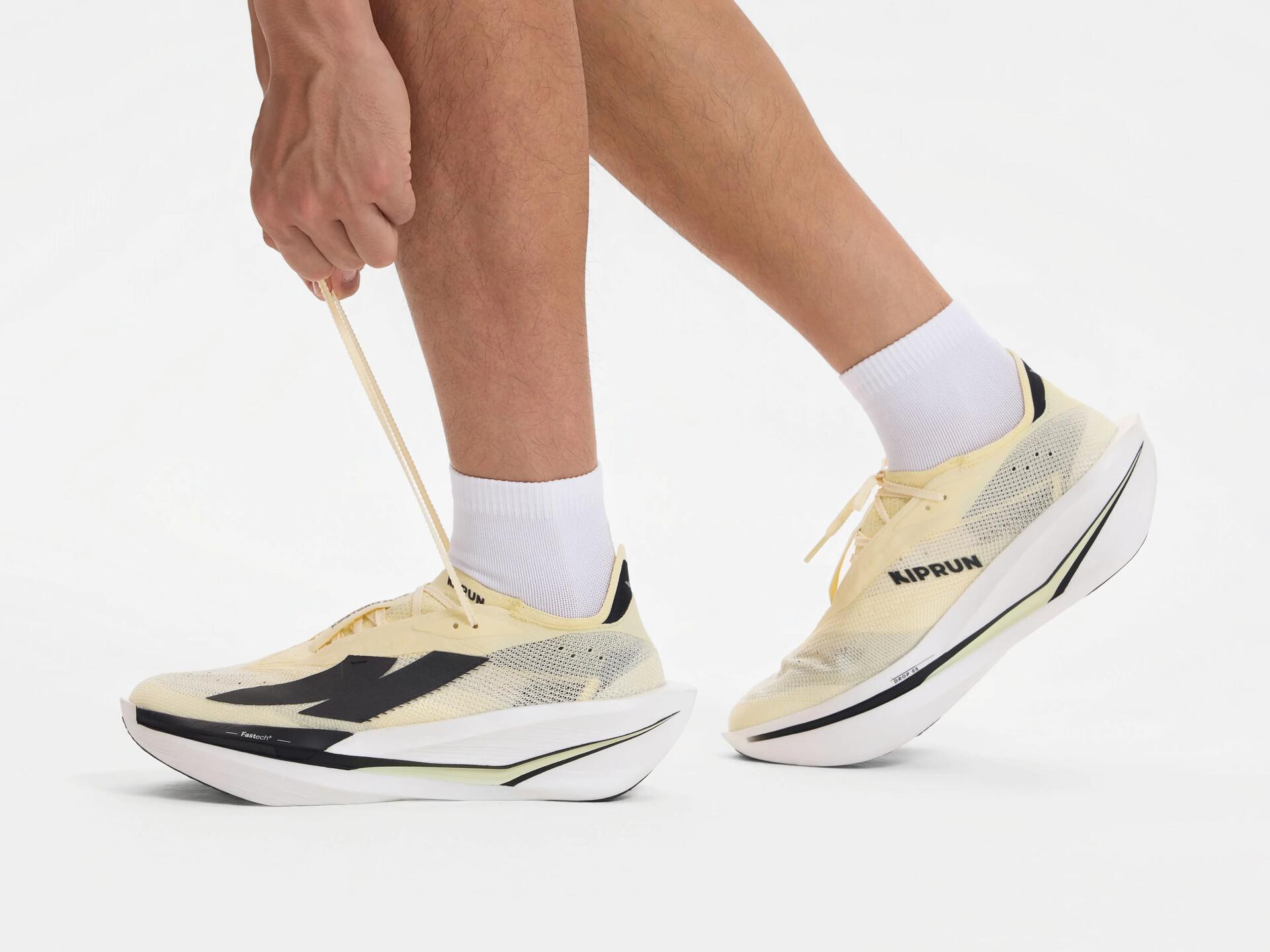 Tênis Masculino de Corrida Kipstorm Elite Kiprun Amarelo