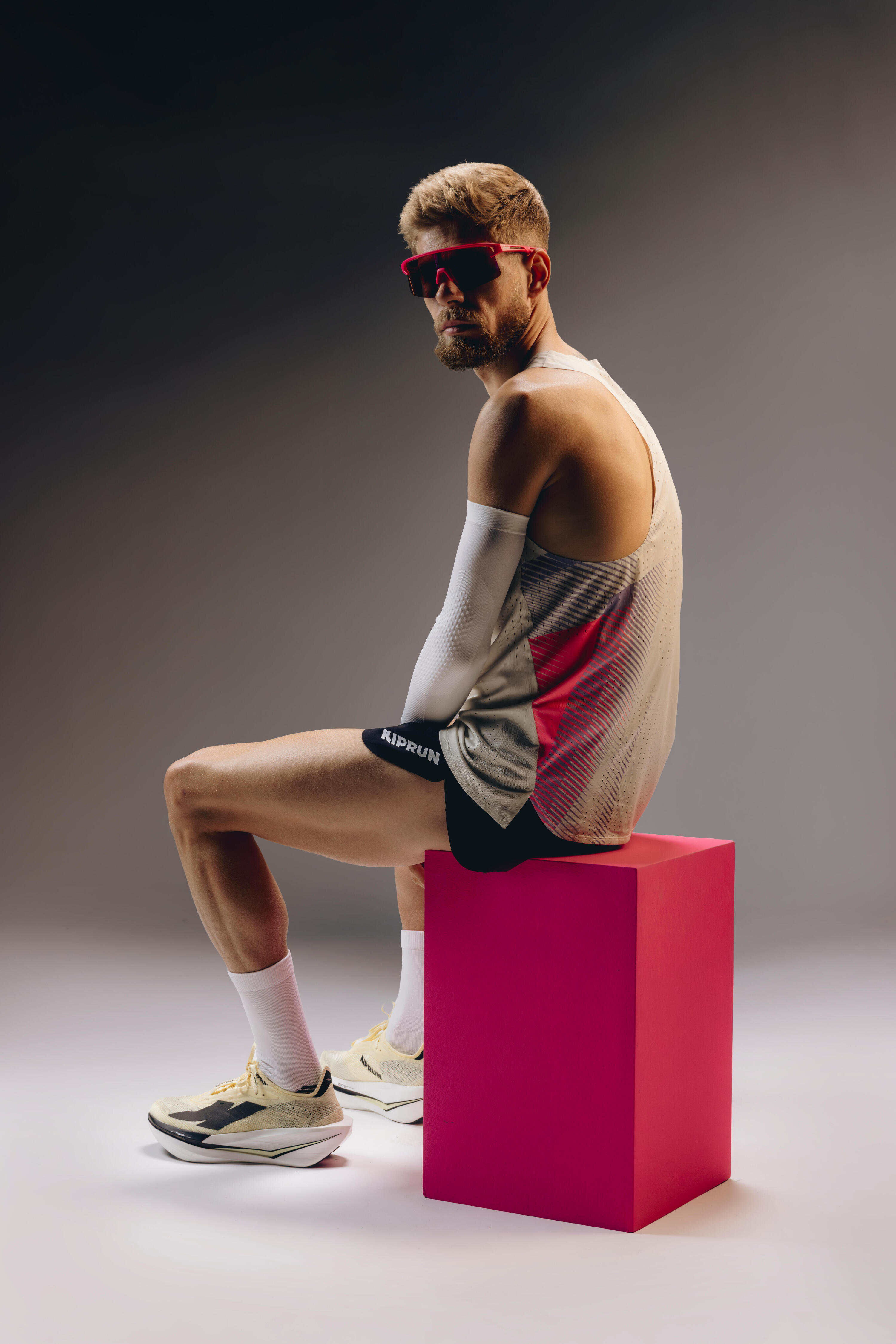 Lauf-Tanktop für Männer, Kiprun Proteam beige rosa 11/13