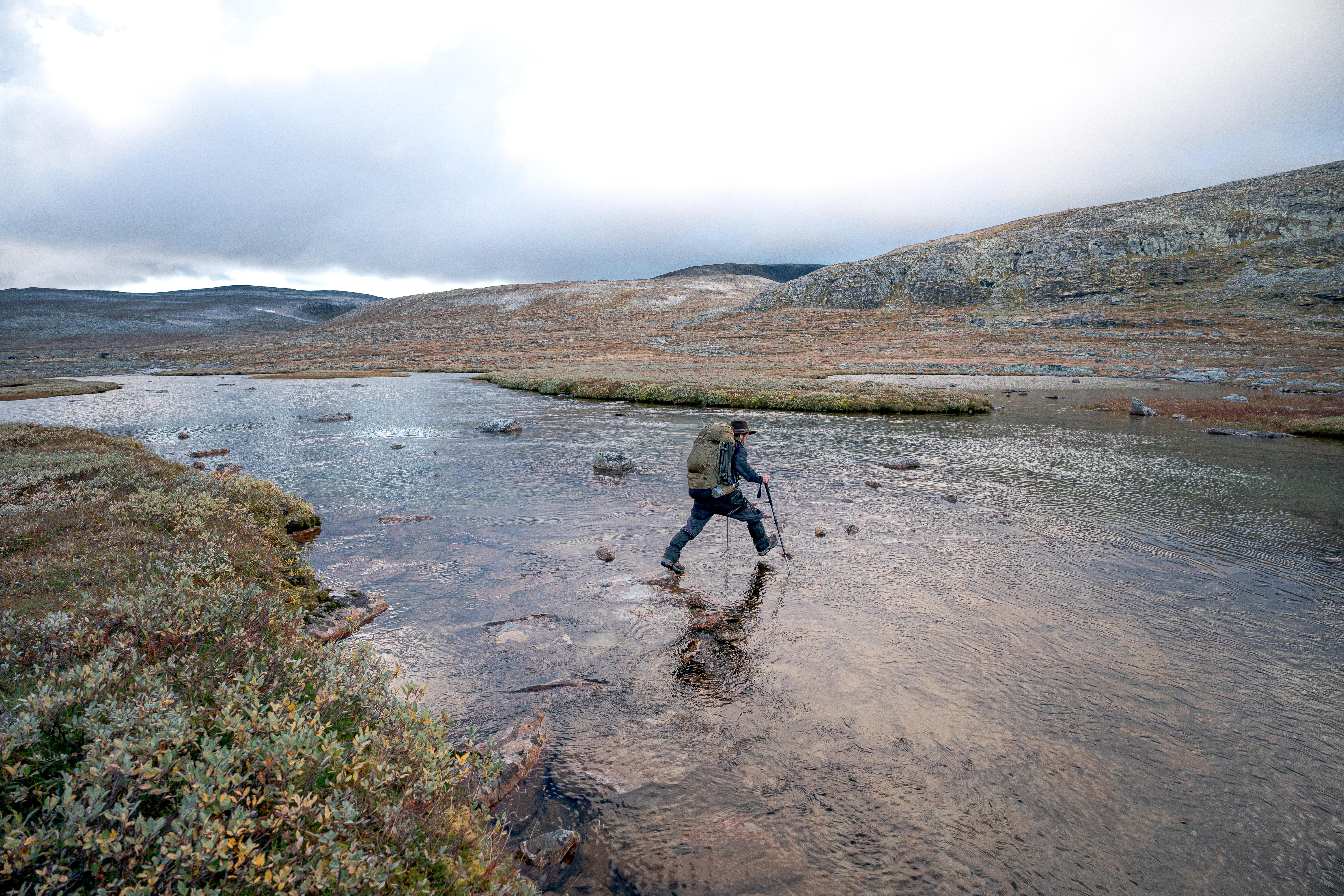 Men’s Trekking Backpack 60 +10 L, MT 500 Air - SIMOND