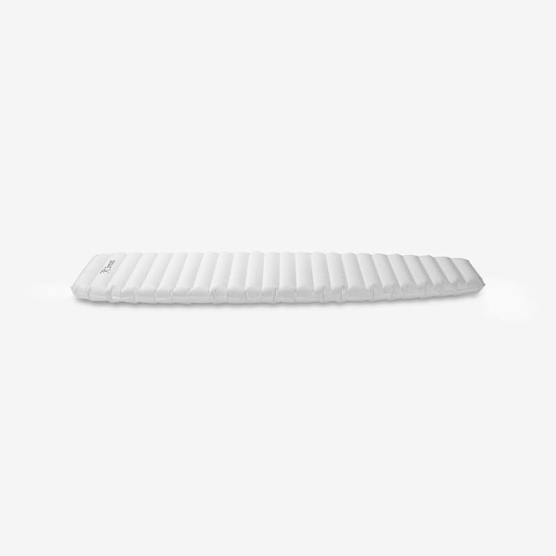 Karimatka na treking nafukovací lehká velikost XL 195 × 63 cm MT900 Undyed
