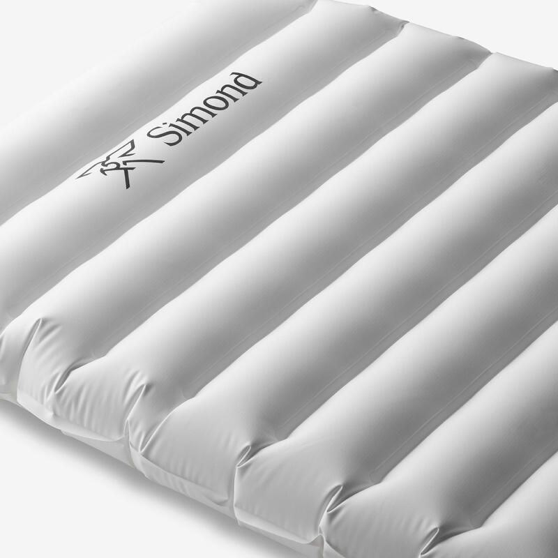 Karimatka na treking nafukovací lehká velikost XL 195 × 63 cm MT900 Undyed