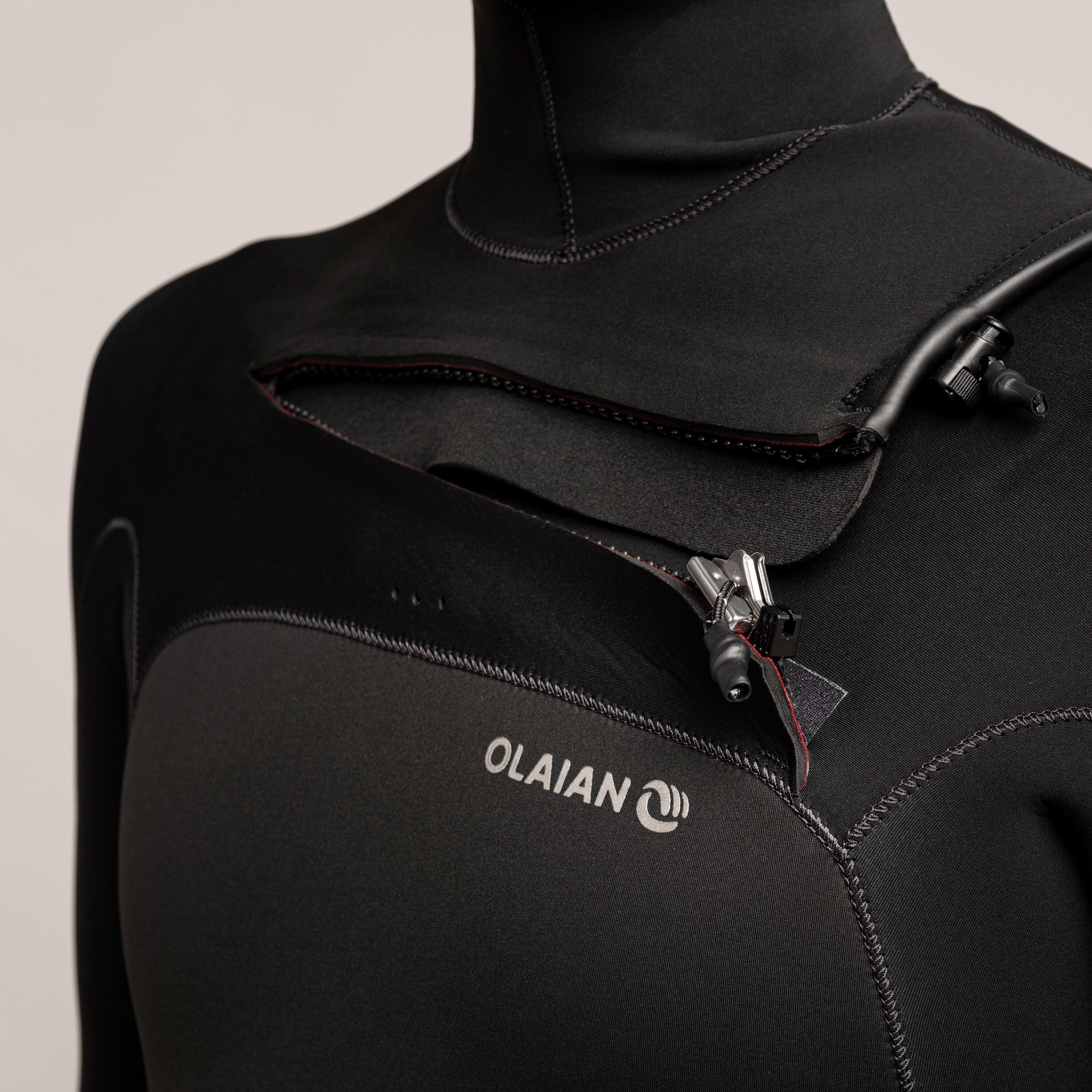 Neopreno surf Hombre agua fría 5/4mm con capucha 900 negro 6/8